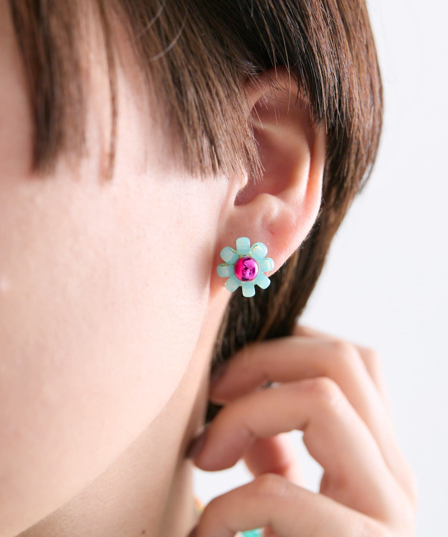 ear PAPILLONNER(イア パピヨネ) 《WEB限定》カラービーズフラワーピアス