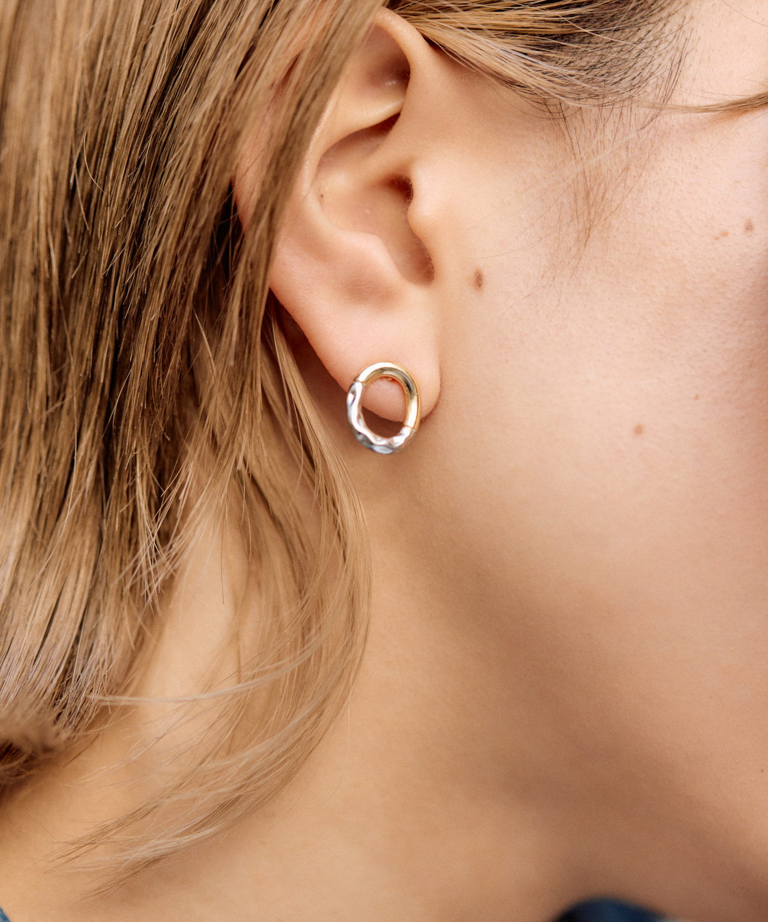 ear PAPILLONNER(イア パピヨネ) 《WEB＆一部店舗限定》バイカラープチリングピアス