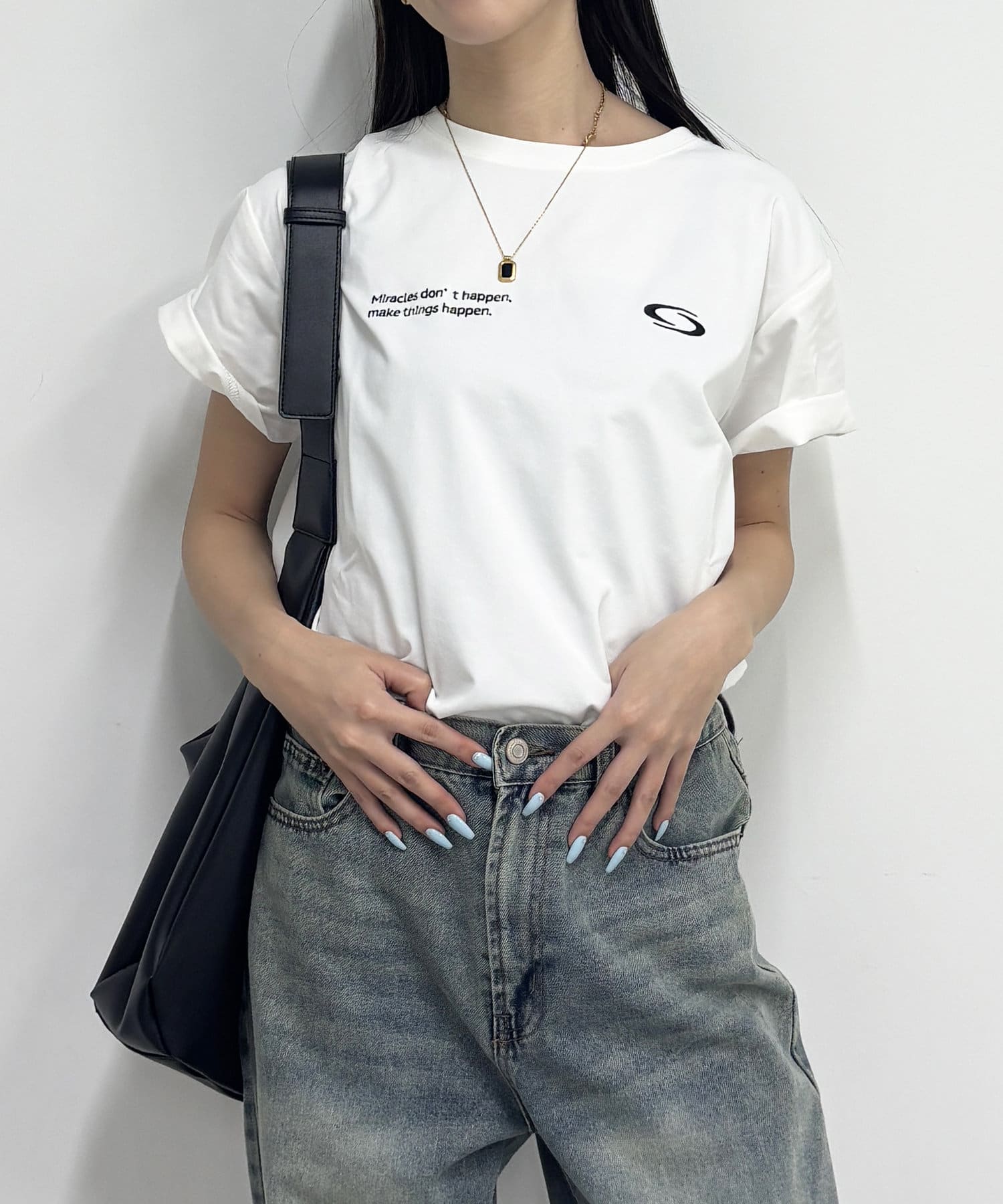 【2025SS】多機能ポイント刺繍T【POINT】・着るだけで涼しい接触冷感素材・５つの機能が詰まった春夏万能アイテム・毛羽立ちが少なく、奇麗めな印象・サラッと肌触りがよく着心地◎・シワになりにくく扱