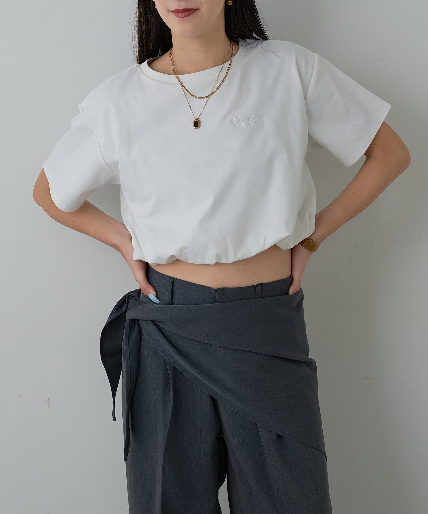 【2025SS】春夏必須！５つの多機能Tシャツ！【POINT】・裾がゴム仕様になっていて、バルーンシルエットに！・クロップド丈で合わせやすいシンプルなデザイン・肌触りもよく毎日着たくなるアイテム・あま