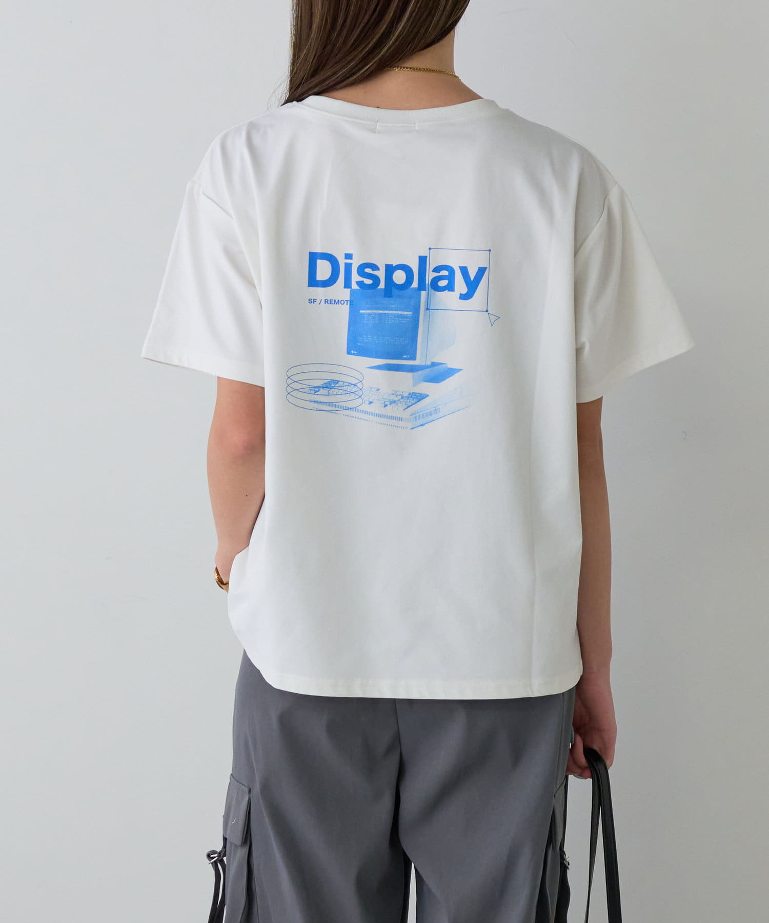 【2025SS】万能な多機能付きバックプリントTシャツ【POINT】・5つの機能付きTシャツ・アウトドアからビジネスカジュアルまで、シーンを選ばず活躍・シンプルで飽きないデザイン・機能性と快適性を兼ね