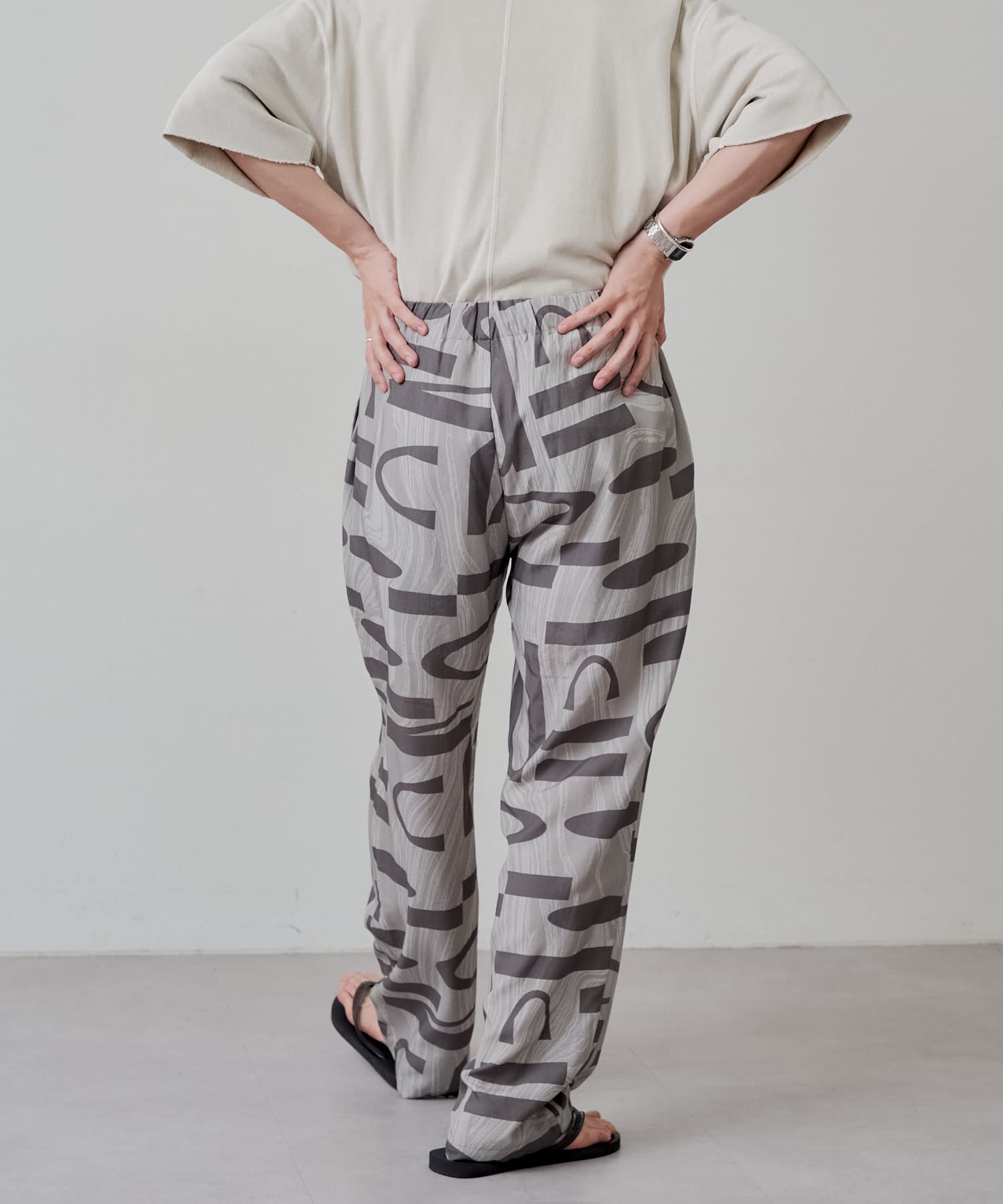 OUTLET(アウトレット) 【Kastane】【WHIMSIC】アブストラクトパターンプリントパンツ