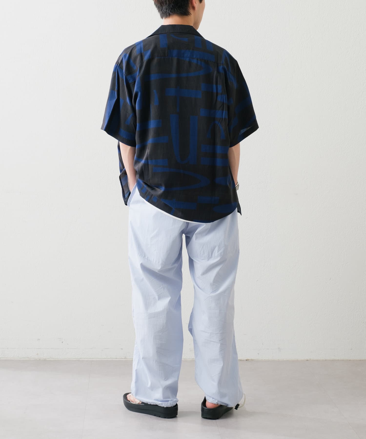 OUTLET(アウトレット) 【Kastane】【WHIMSIC】アブストラクトパターンプリントシャツ