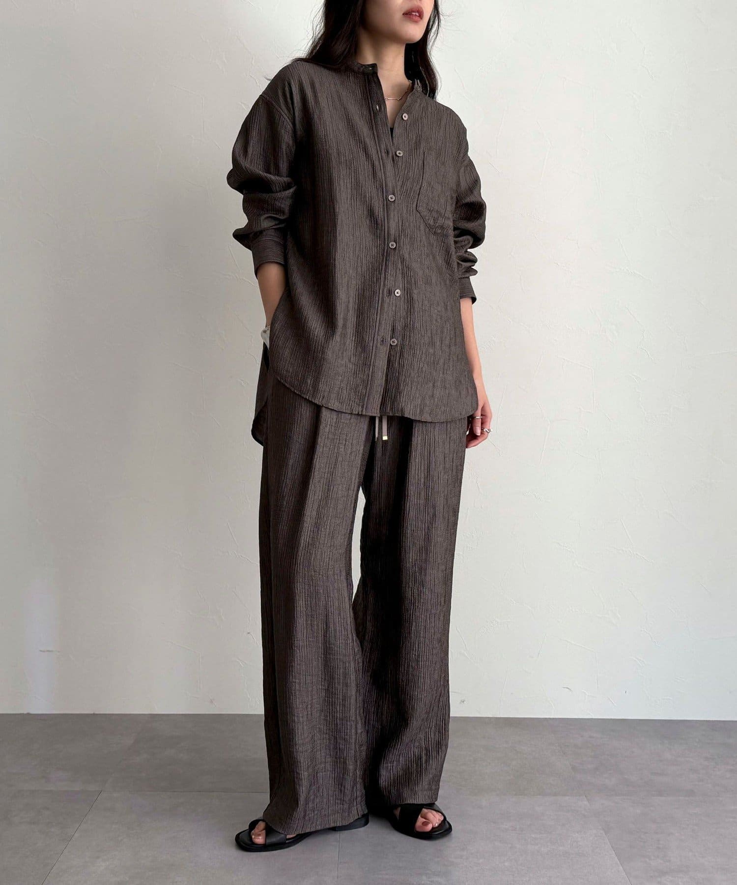 セットアップ対応》Shiny creapバンドカラーシャツ | FREDY & GLOSTER セットアップ対応》Shiny creapバンドカラーシャツ | FREDY & GLOSTER