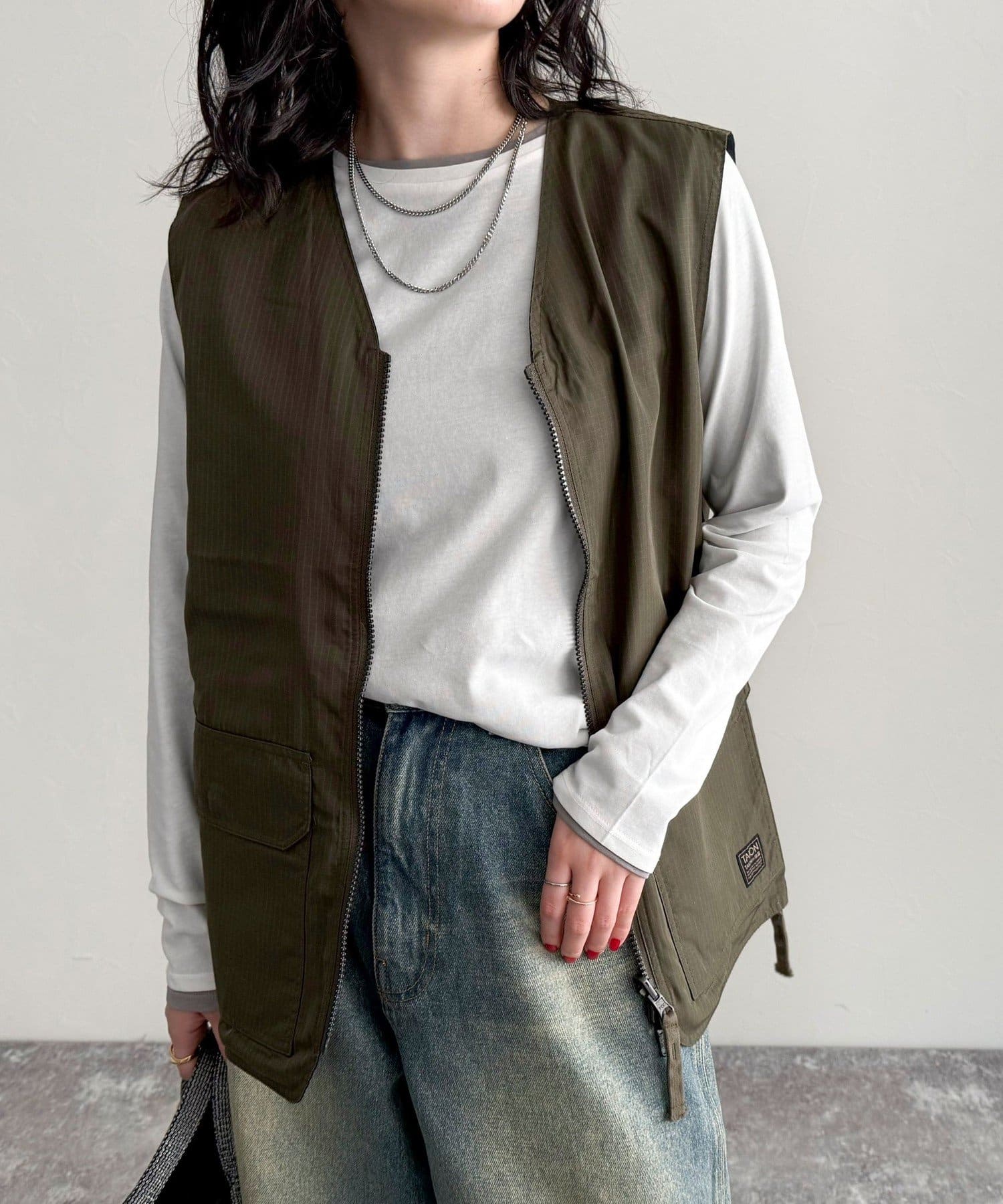 FREDY & GLOSTER(フレディ アンド グロスター) レディース 【TAION】MILITARY REVERSIBLE V NECK VEST カーキ