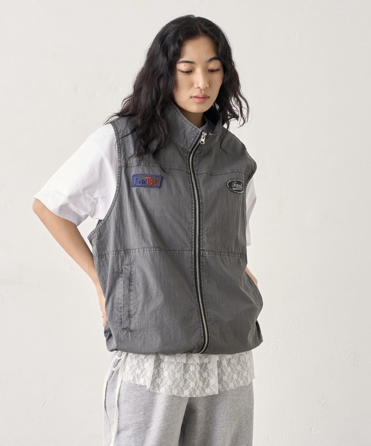 UNISEX/ユニセックス】COOPER FACTワッペンジップベスト | WHO'S UNISEX/ユニセックス】COOPER FACTワッペンジップベスト | WHO'S