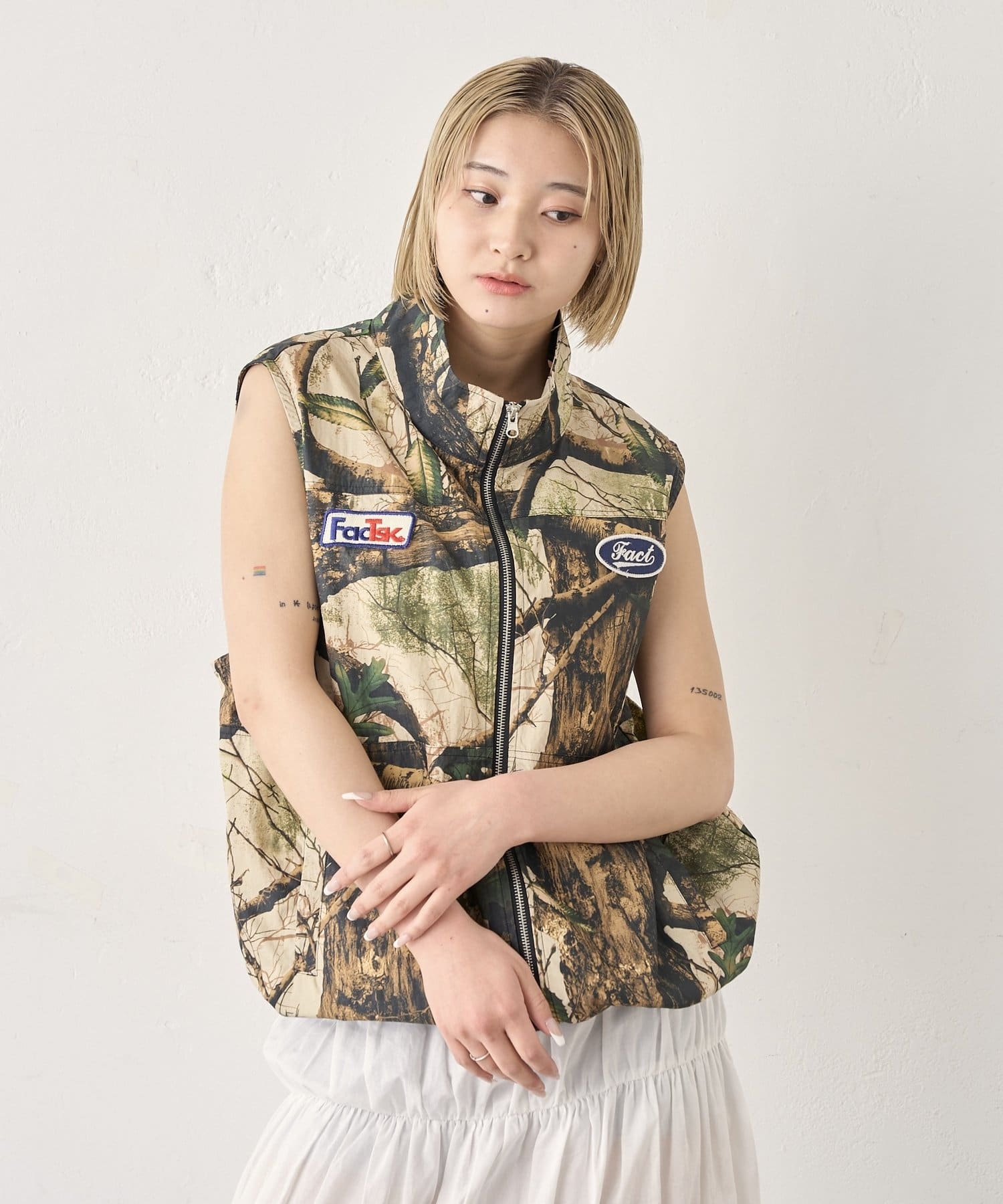 WHO’S WHO gallery(フーズフーギャラリー) 【UNISEX/ユニセックス】COOPER FACTワッペンジップベスト