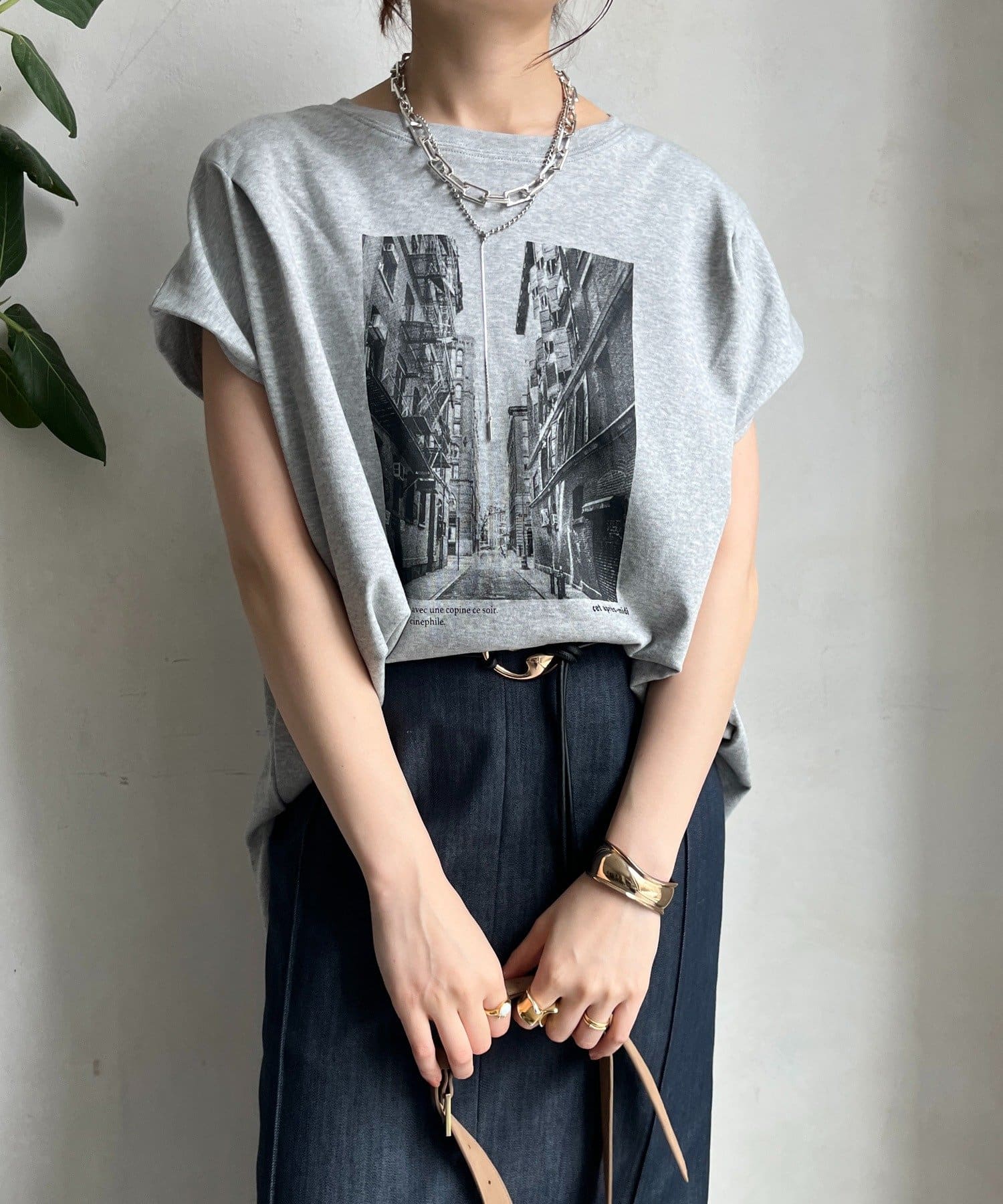 DOUDOU(ドゥドゥ) 【WEB限定】バックジップフォトプリントTEE