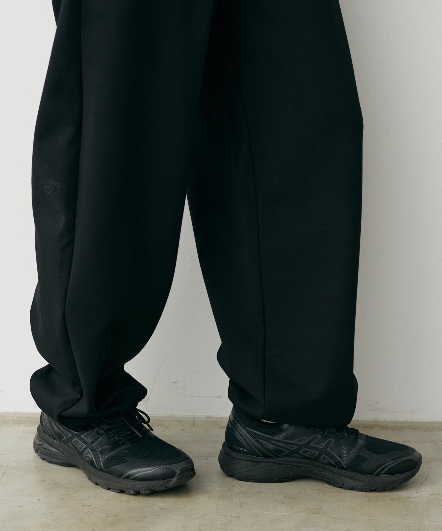LARUTA(ラルータ) ダンボールロゴ刺繍パンツ
