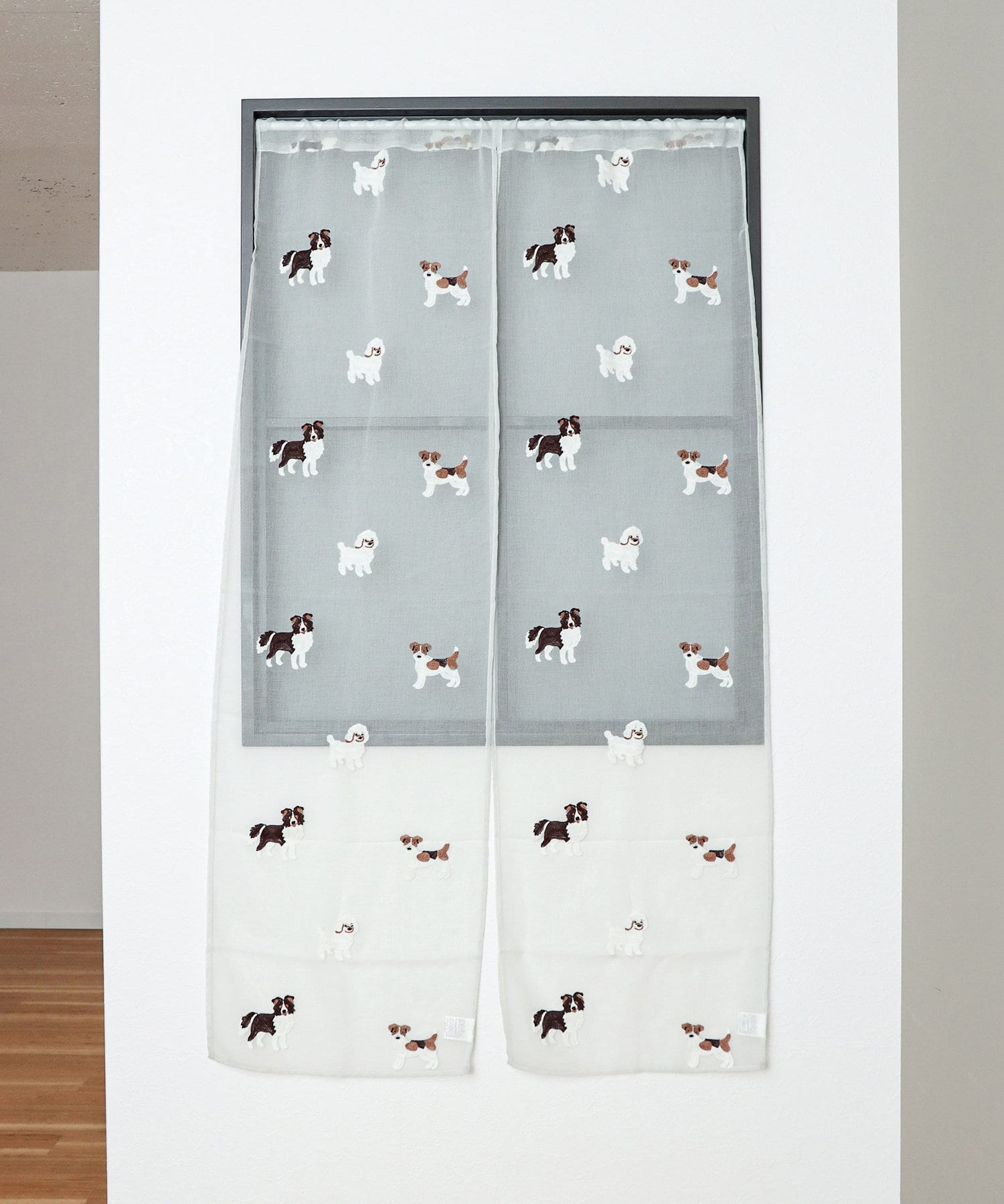 刺繍セパレートカーテン犬柄：150×43cm | 3COINS(スリーコインズ