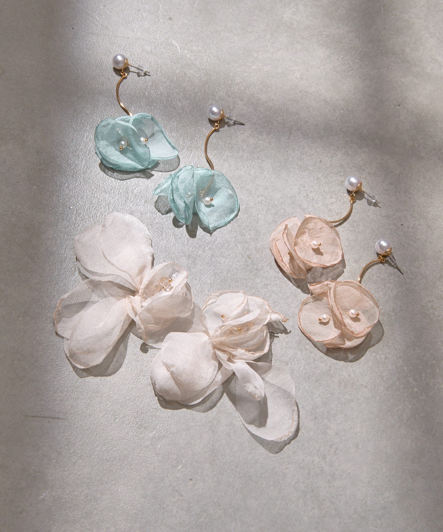 Lattice(ラティス) フラワーシフォンピアス