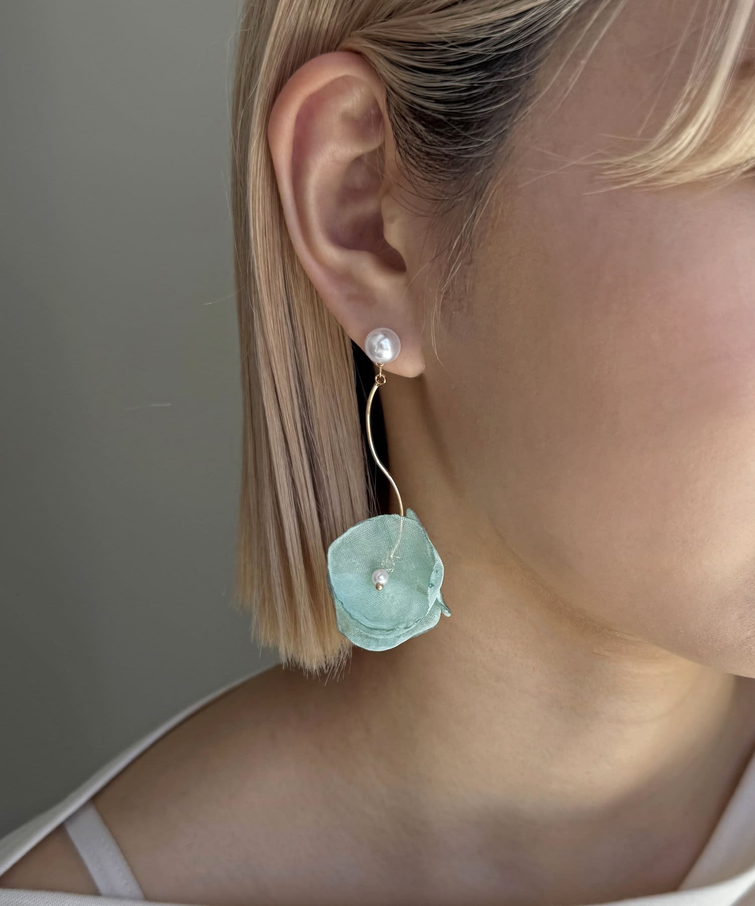 Lattice(ラティス) フラワーシフォンピアス