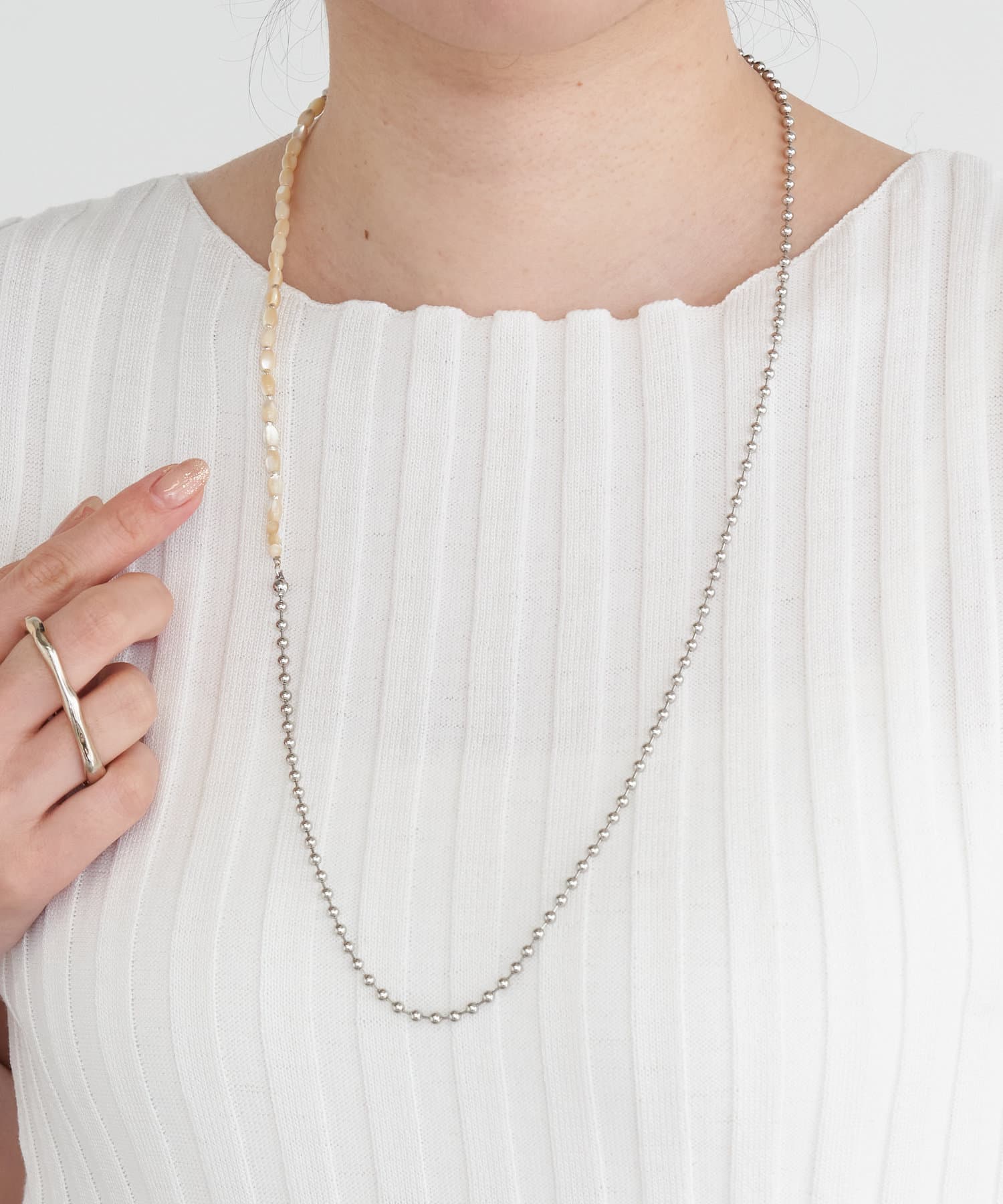 Jena　espace merveilleux(ジェナ　エスパスメルヴェイユ) ボールチェーンシェルネックレス