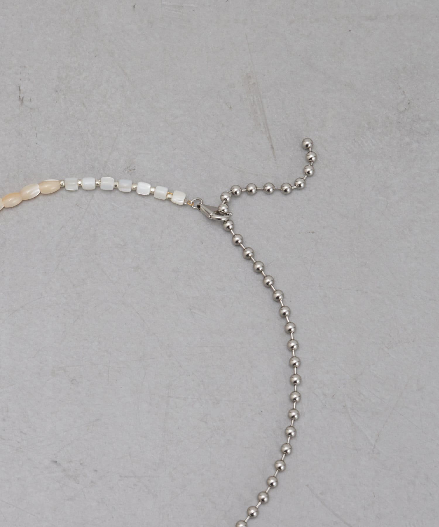 Jena　espace merveilleux(ジェナ　エスパスメルヴェイユ) ボールチェーンシェルネックレス