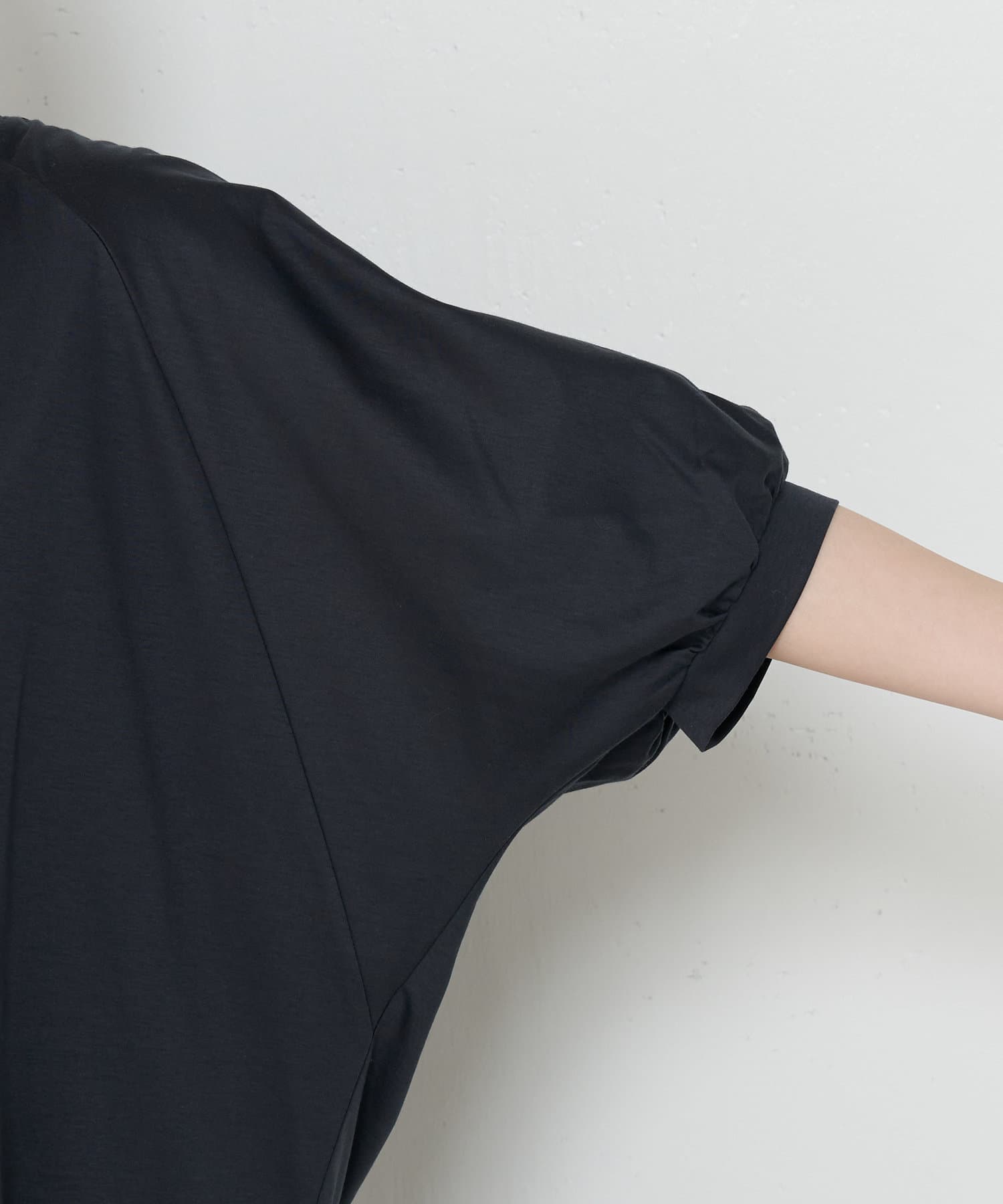 Jena　espace merveilleux(ジェナ　エスパスメルヴェイユ) バックリボンギャザーカットソー