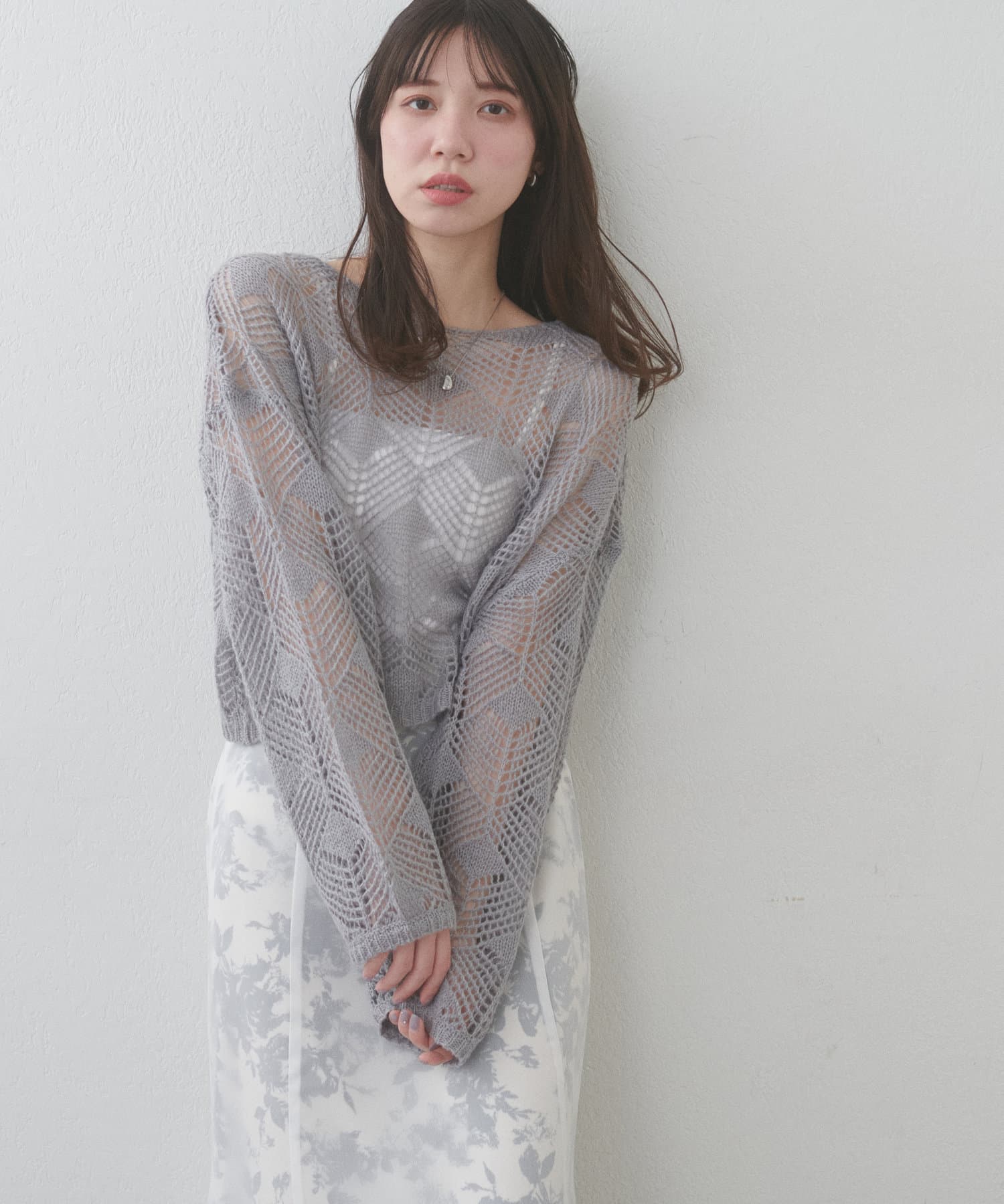 natural couture(ナチュラルクチュール) 【WEB限定】シアーリーフ柄ニットプルオーバー