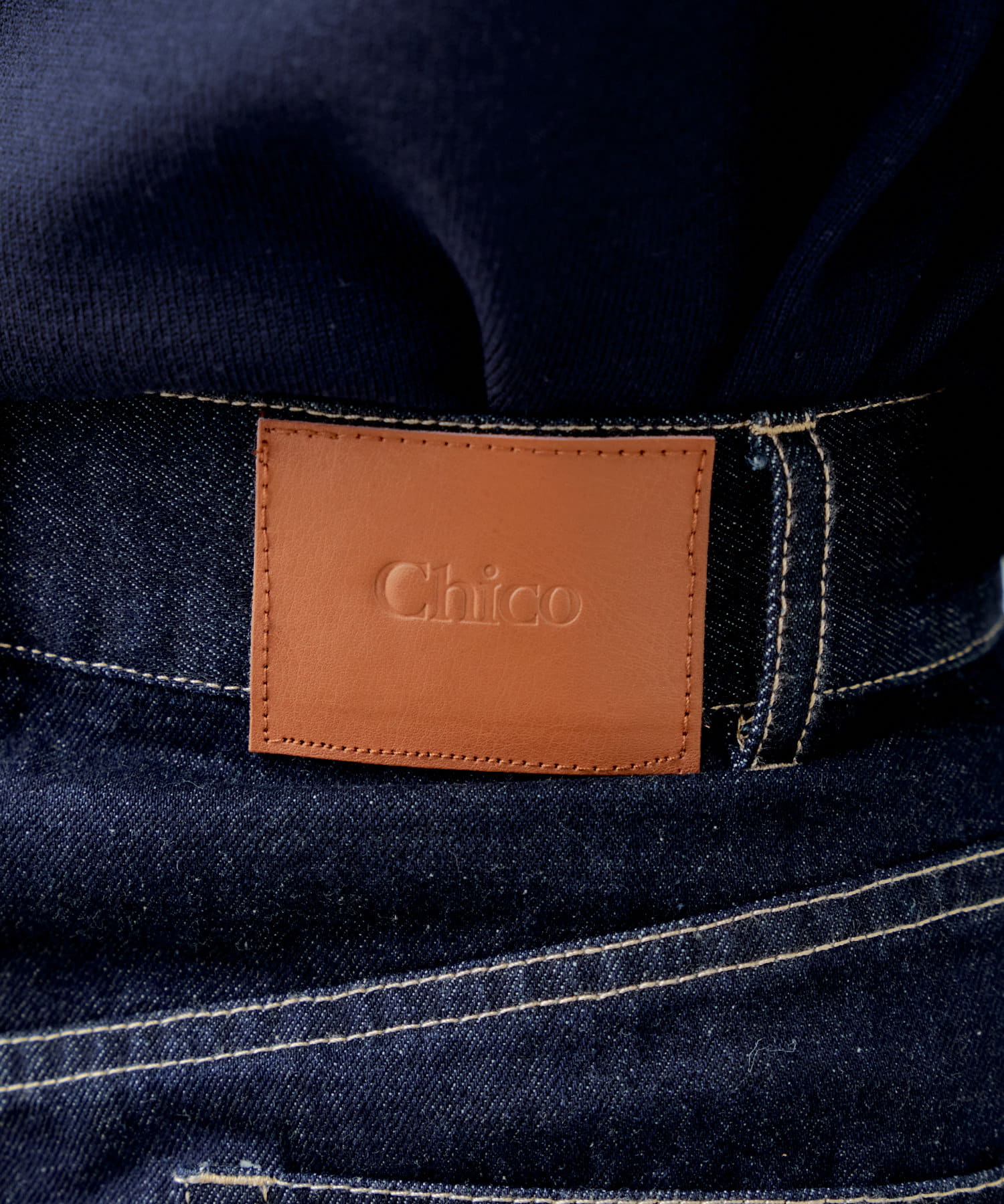 Chico(チコ) 【2サイズ展開/セットアップ対応】ベルト付きロゴ刺繍台形ミニスカート