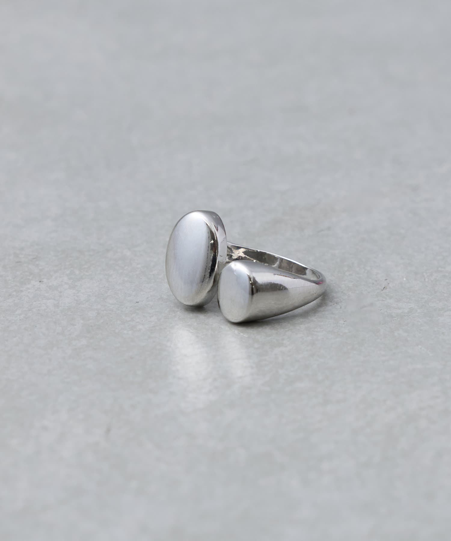 BIRTHDAY BAR(バースデイバー) oval ring  オーバルリング