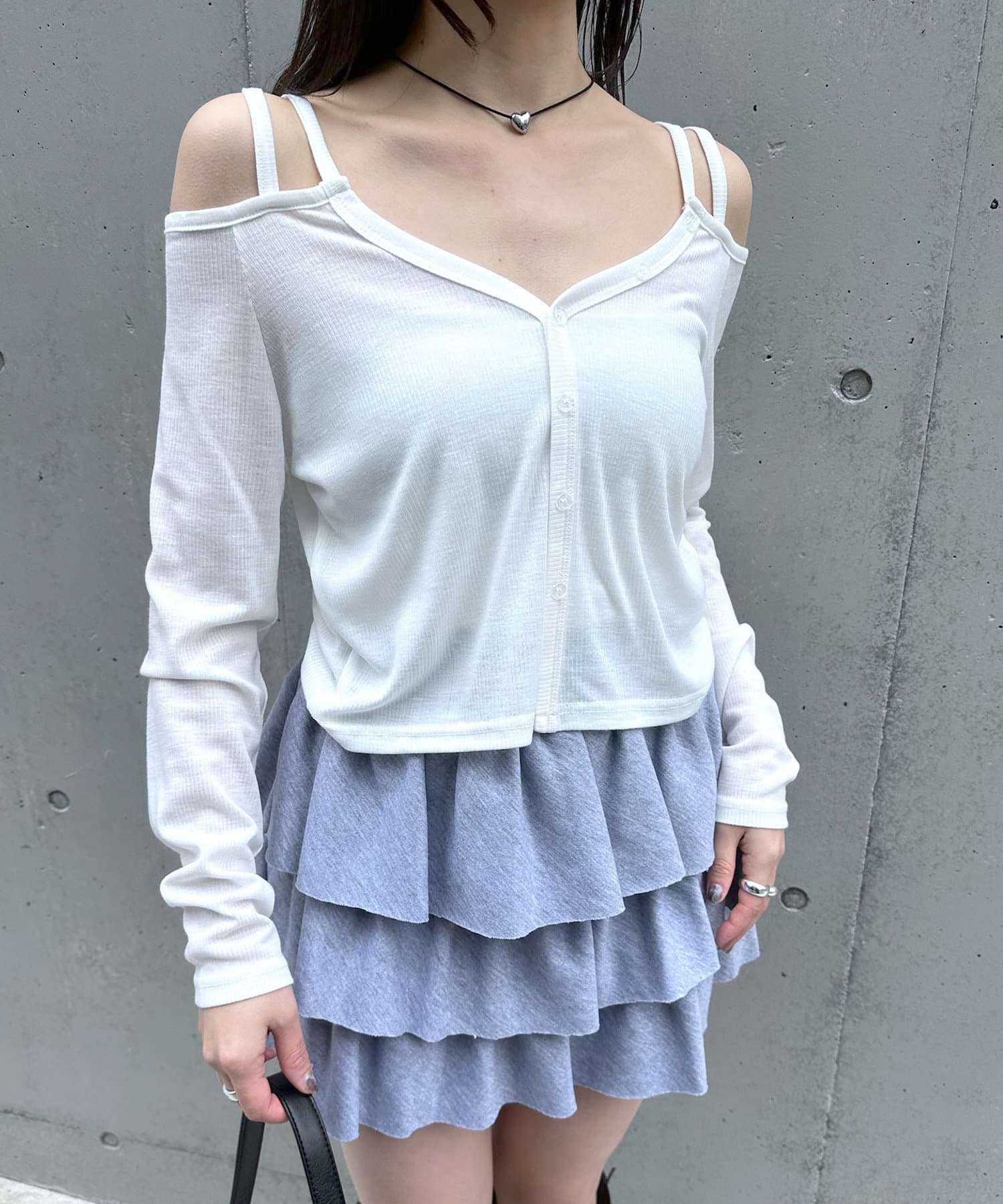 【タグ付き】mline ショルダーアウトデザインTシャツ　レッド セール】[mline]ショルダー アウトデザインTシャツ（Tシャツ