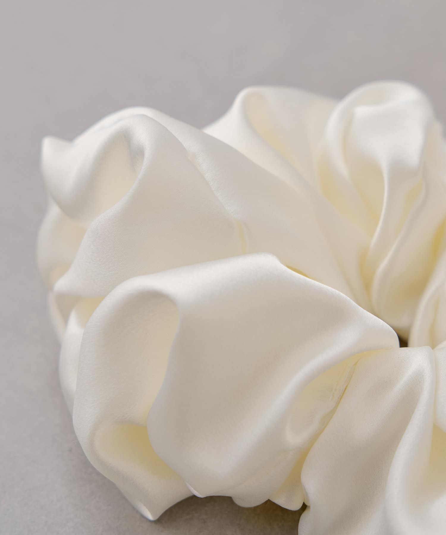 OUTLET(アウトレット) 【Chico】ロゴ刺繡ボリュームシュシュ