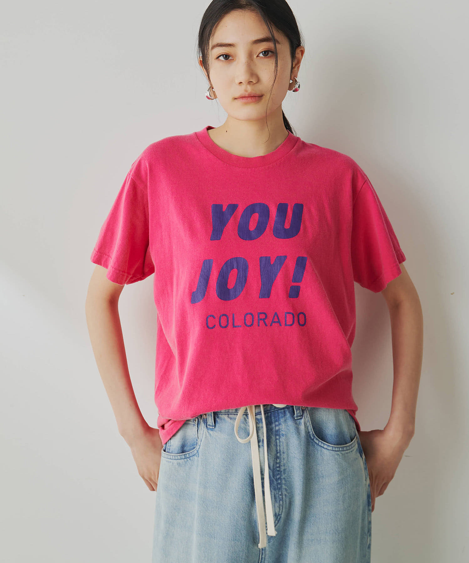 Whim Gazette(ウィム ガゼット) ロゴTシャツ