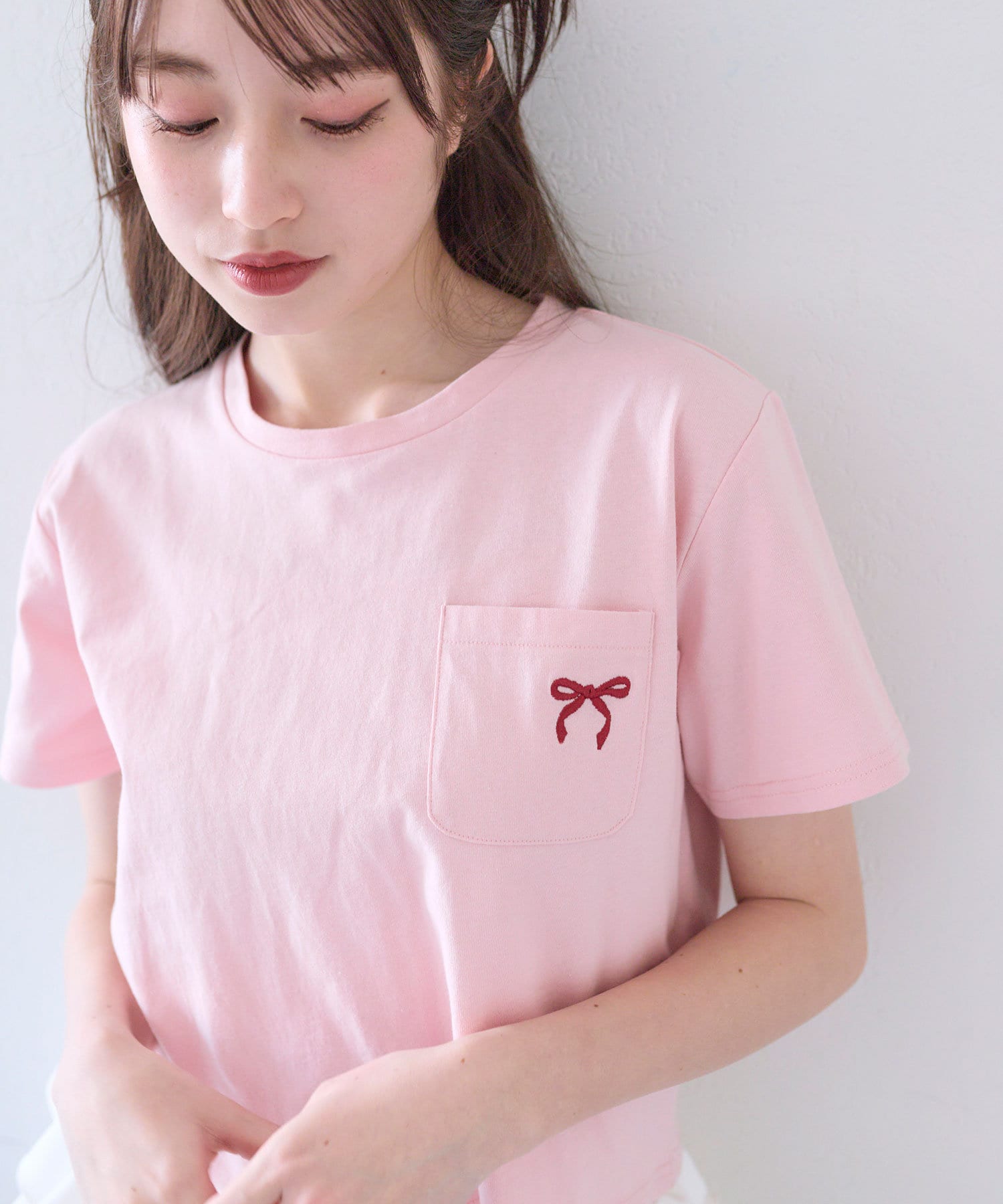 OLIVE des OLIVE(オリーブ デ オリーブ) レディース 【WEB限定/リバイバル】リボン刺繍Tシャツ ピンク