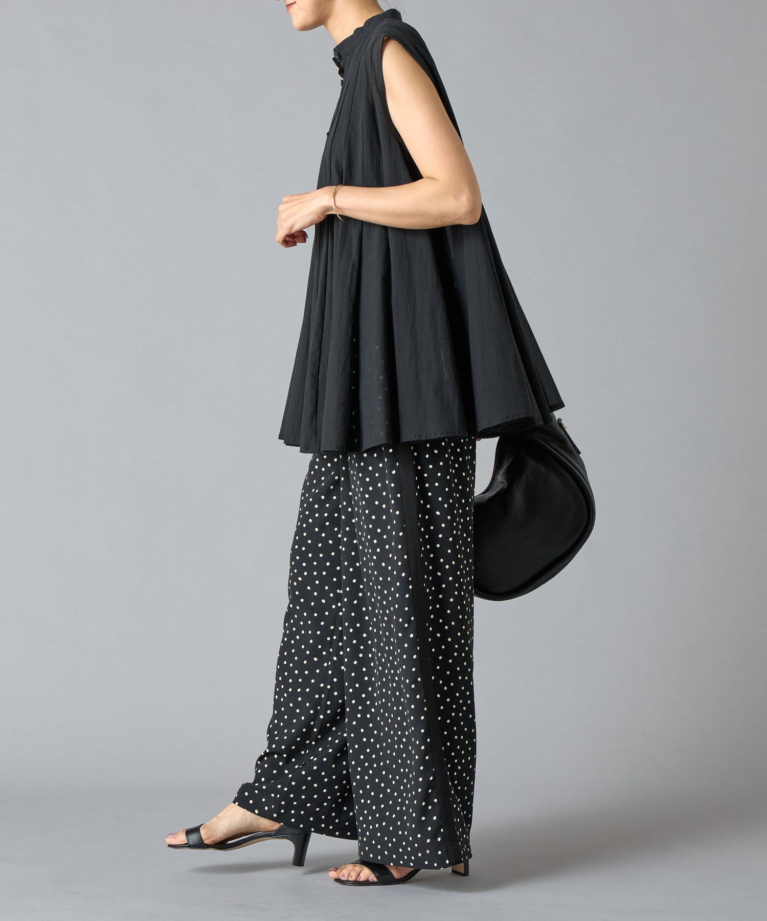 BEARDSLEY(BEARDSLEY GALLARDAGALANTE)◆ノースリーブブラウス/FREE/コットン/GRY/無地/BEZ1041304A0009 BEARDSLEY 「BEARDSLEY」 ノースリーブブラウス FREE ホワイト