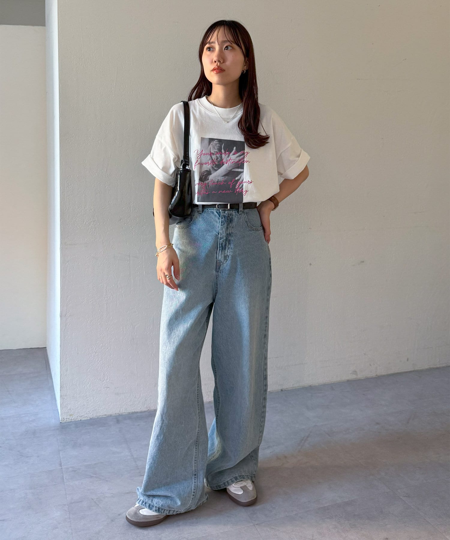 DISCOAT(ディスコート) 【WEB限定】モノクロロゴカラーポイントビッグ半袖Tシャツ