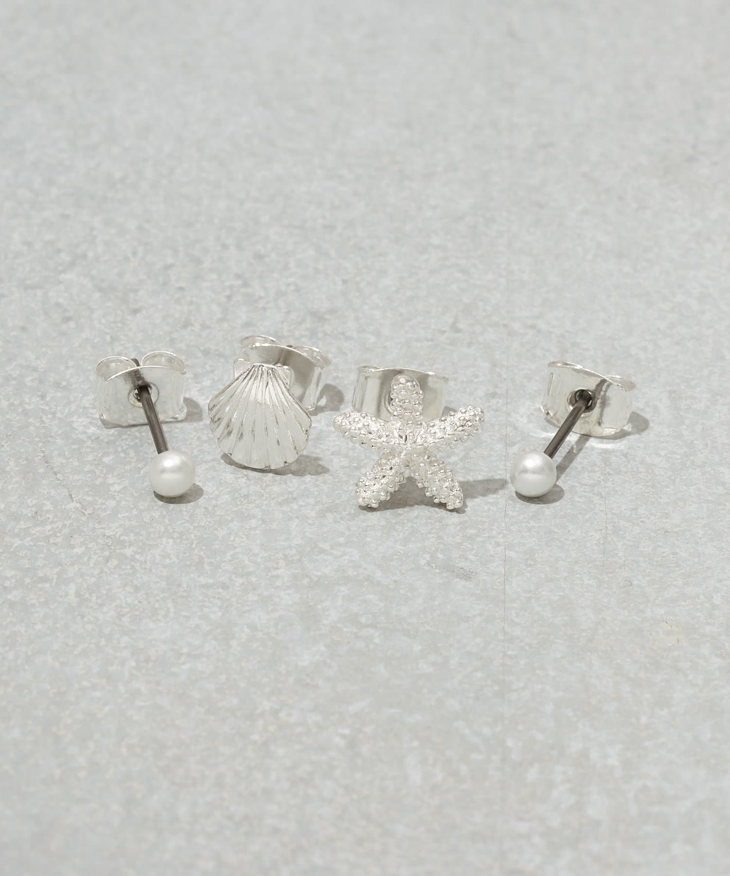 3COINS(スリーコインズ) シェルピアス4個セット