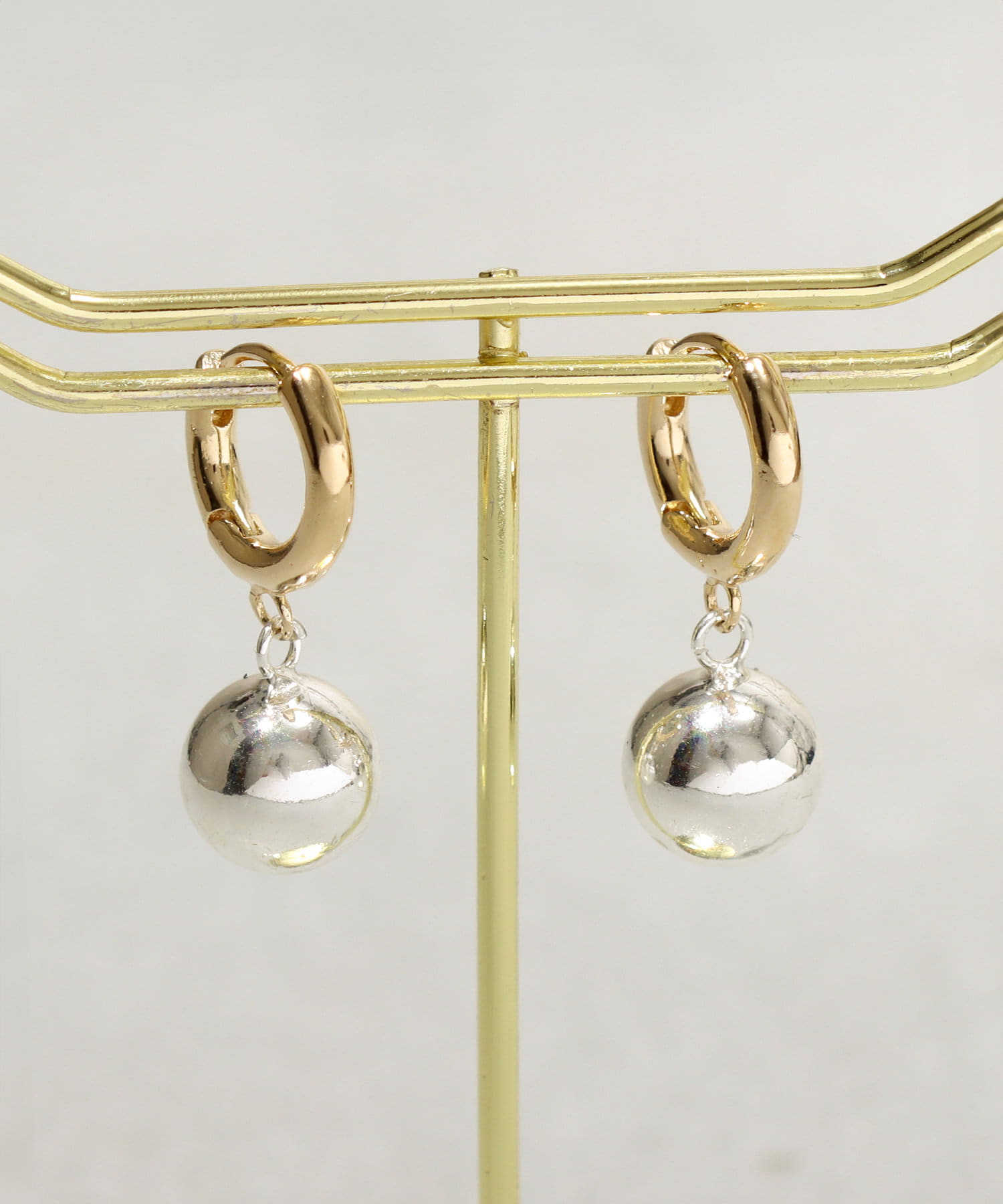 3COINS(スリーコインズ) メタルボールワンタッチピアス