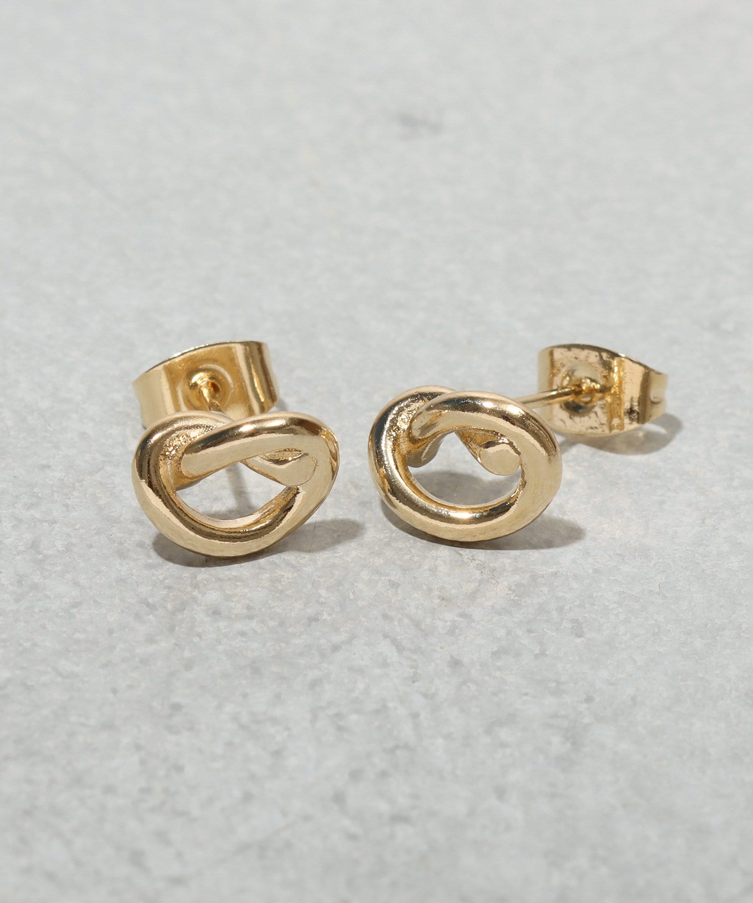 3COINS(スリーコインズ) クロスメタルダエンピアス