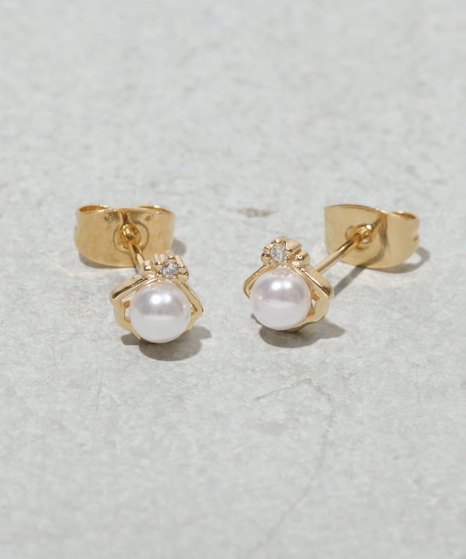 3COINS(スリーコインズ) ミニシェルピアス