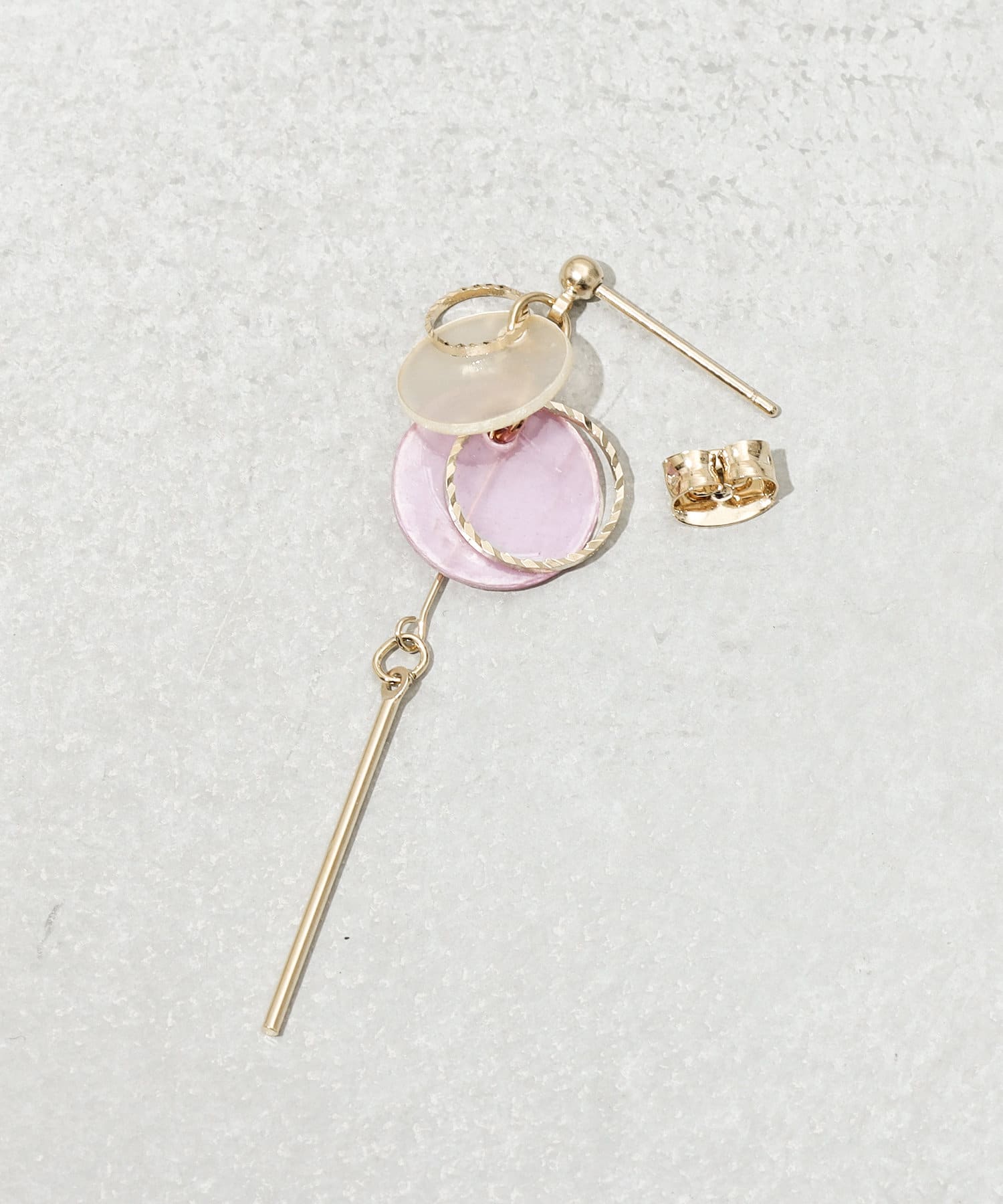 3COINS(スリーコインズ) シェルサガリメタルバーピアス
