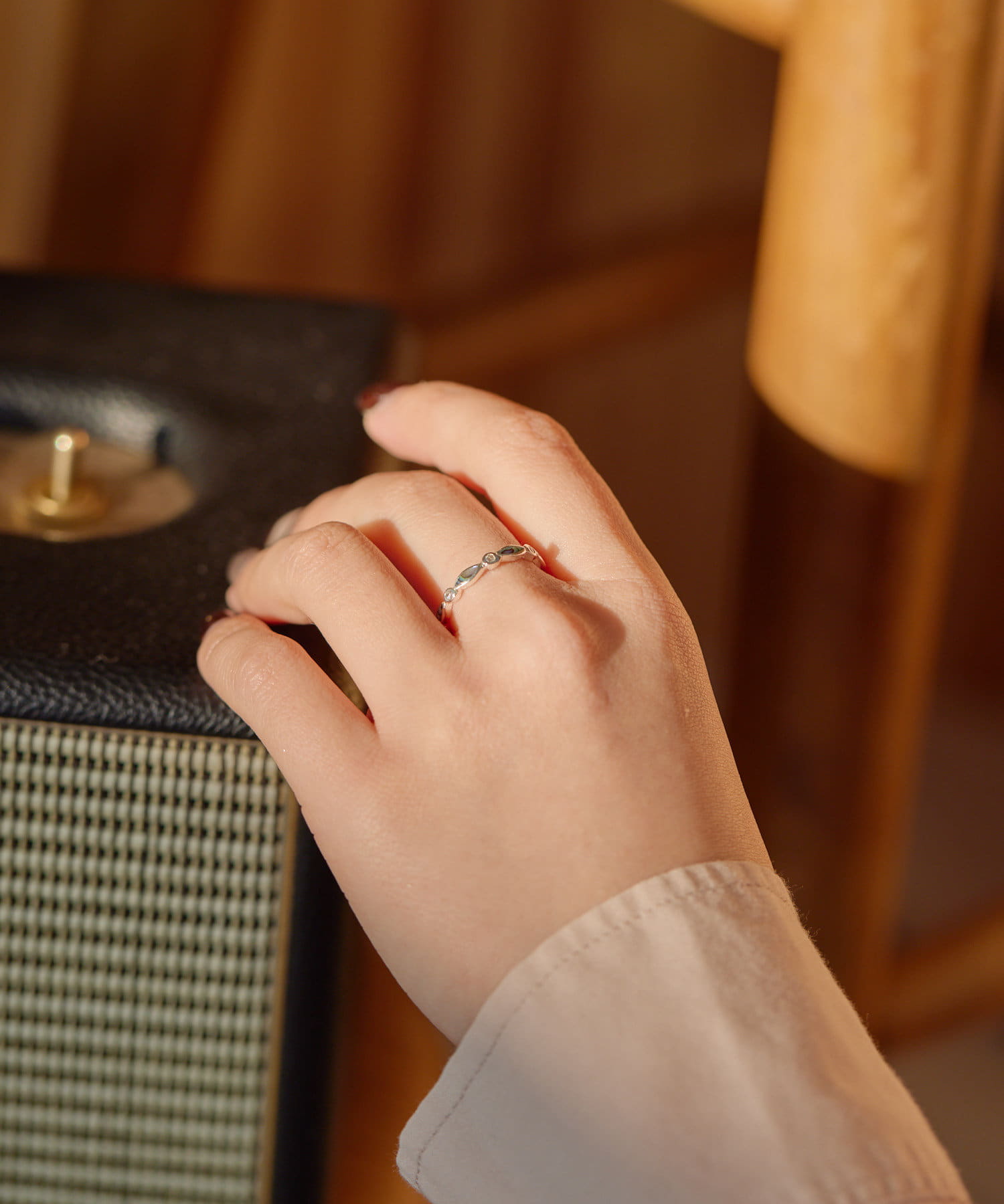 ear PAPILLONNER(イア パピヨネ) 《スターリングシルバー使用》リーフチェーンシェルリング