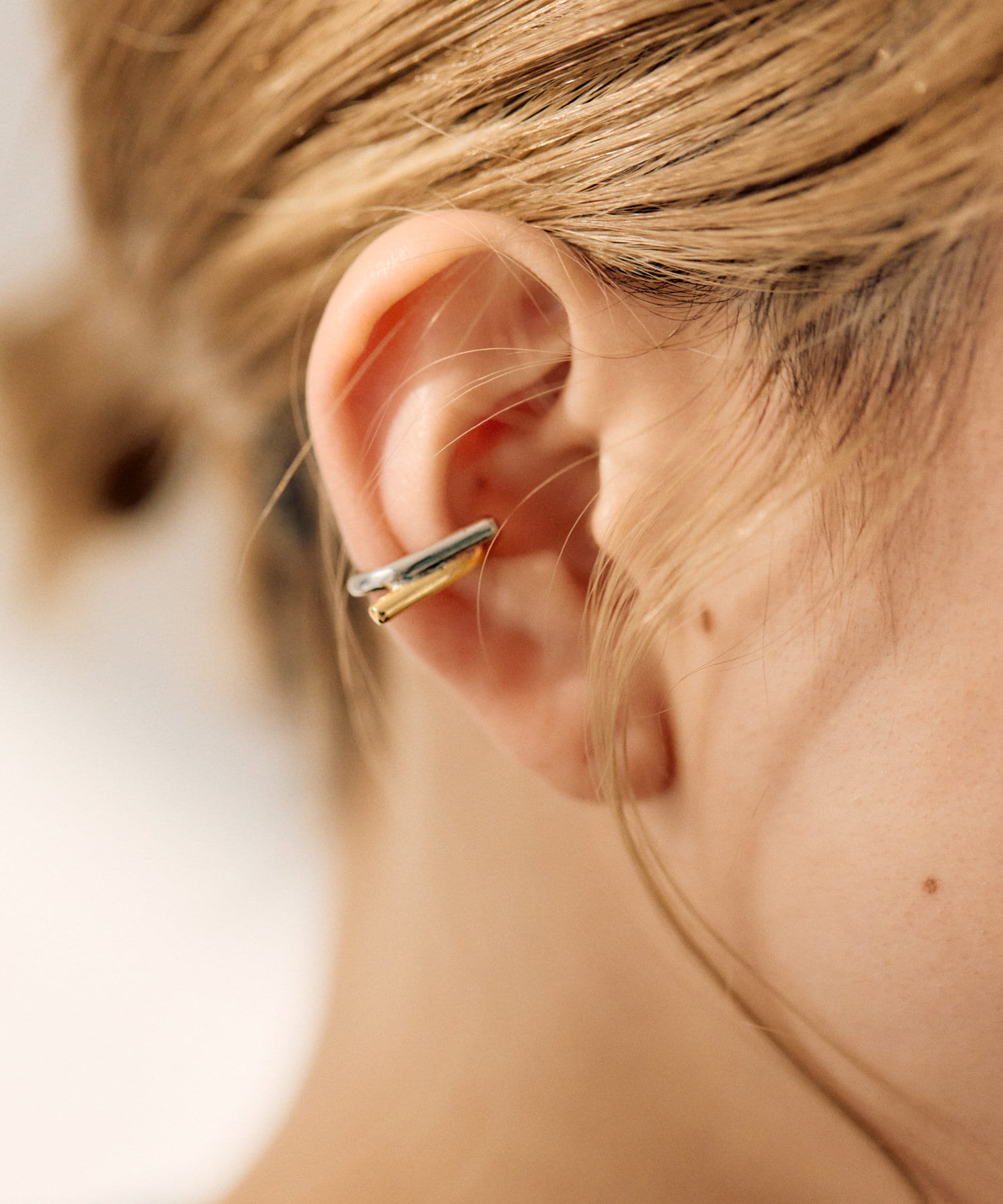 ear PAPILLONNER(イア パピヨネ) 《スターリングシルバー使用》バイカラー枝イヤーカフ