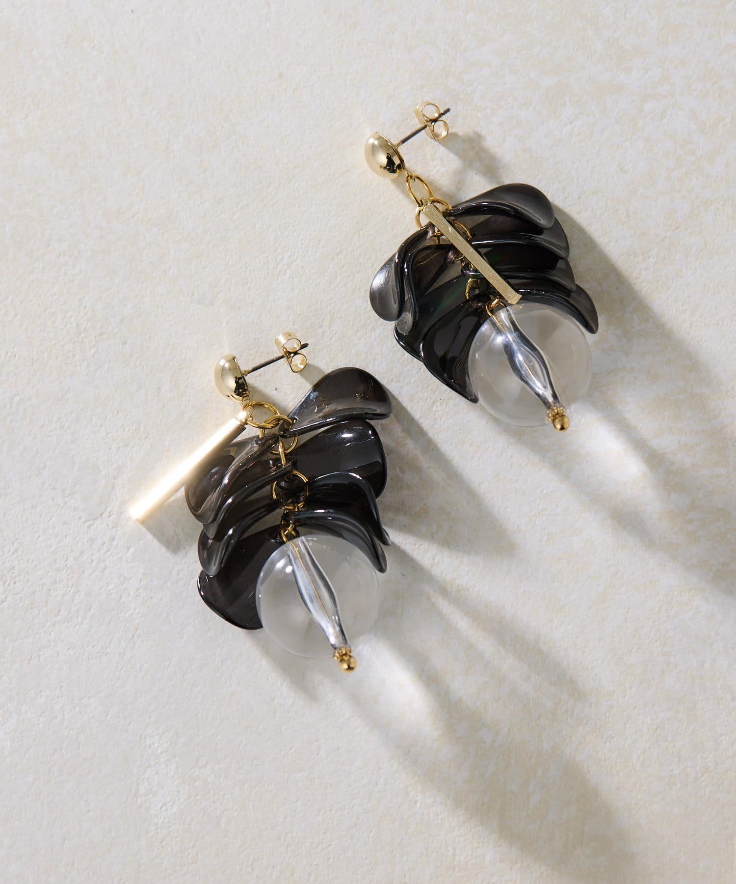 ear PAPILLONNER(イア パピヨネ) 《チタンポスト》ジューシークリスタルピアス
