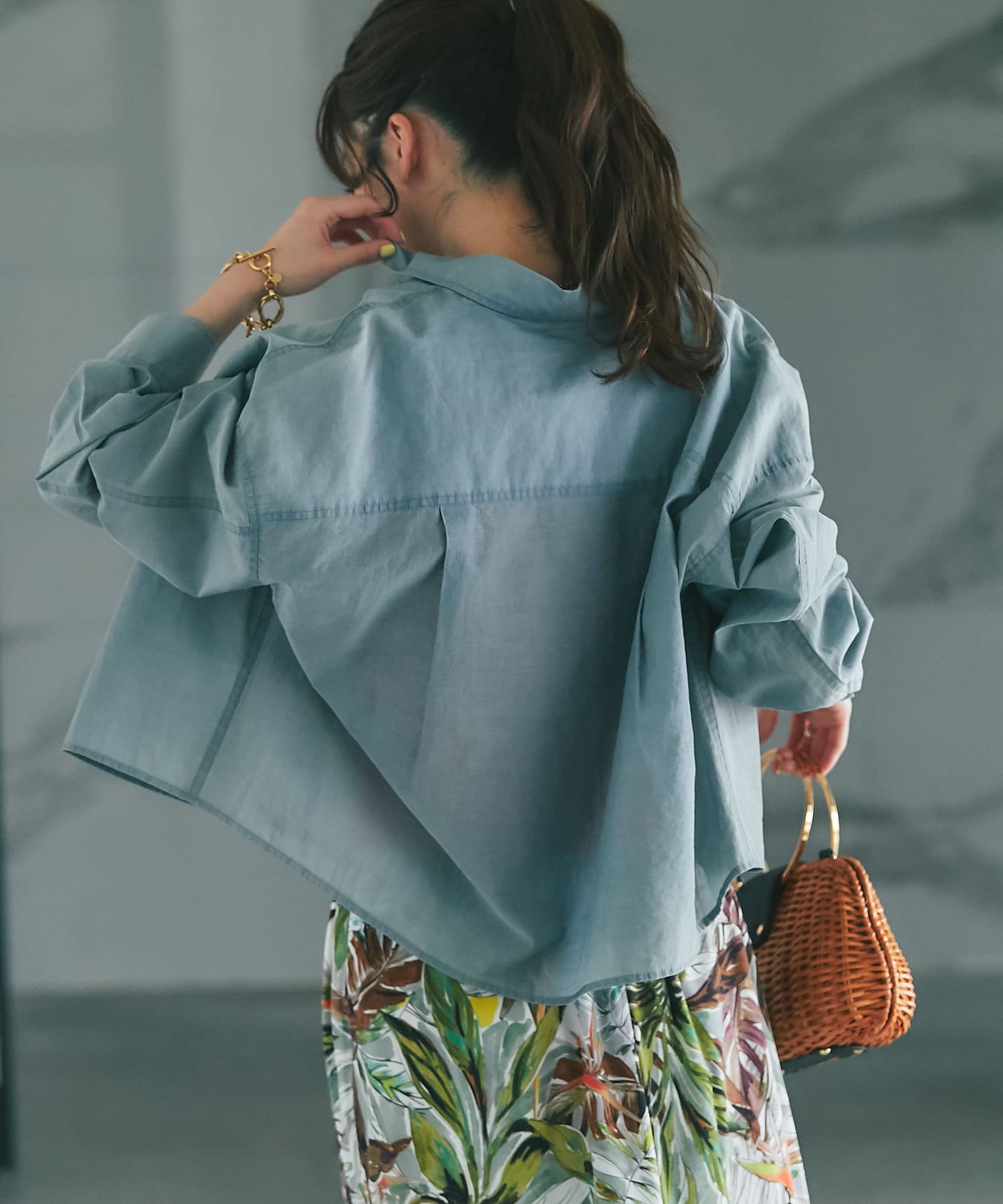 セットアップ可】シアーデニムクロップドシャツ | La boutique
