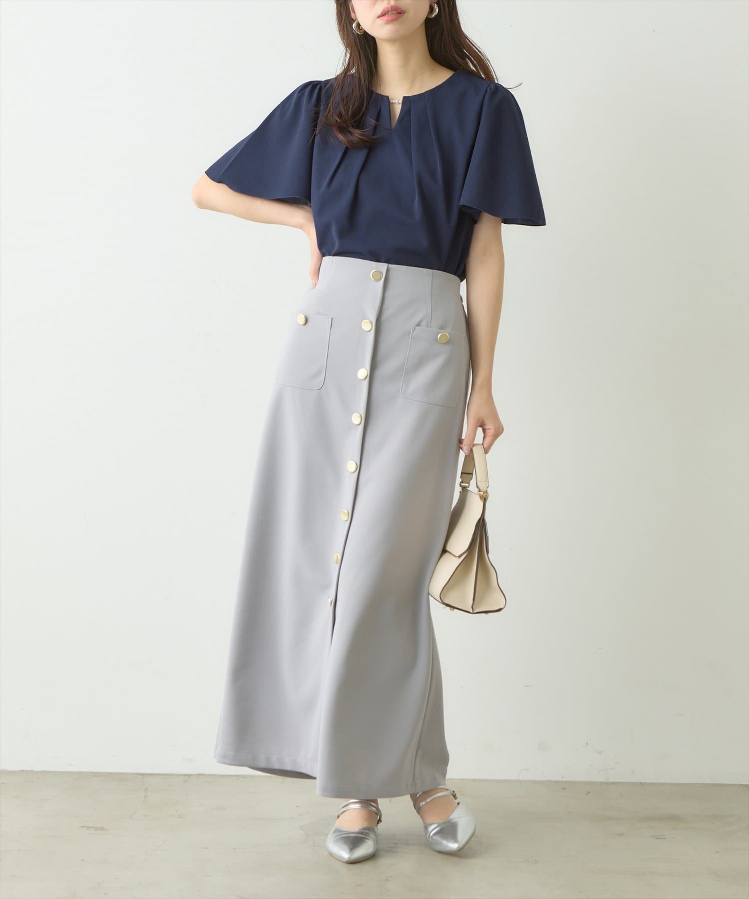 natural couture(ナチュラルクチュール) 取りはずしチャーム2種類付きブラウス