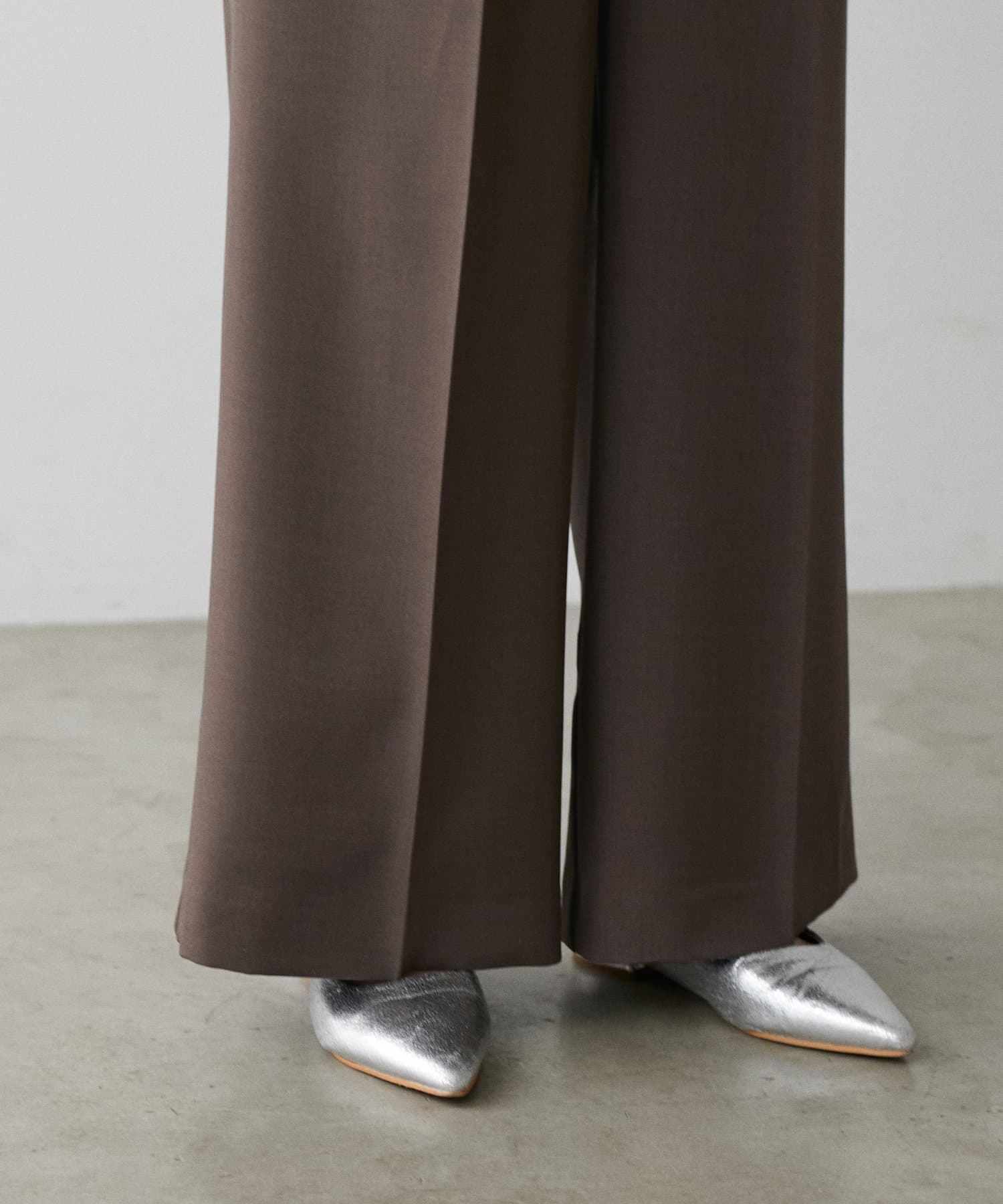 LARUTA(ラルータ) タックワイドパンツ