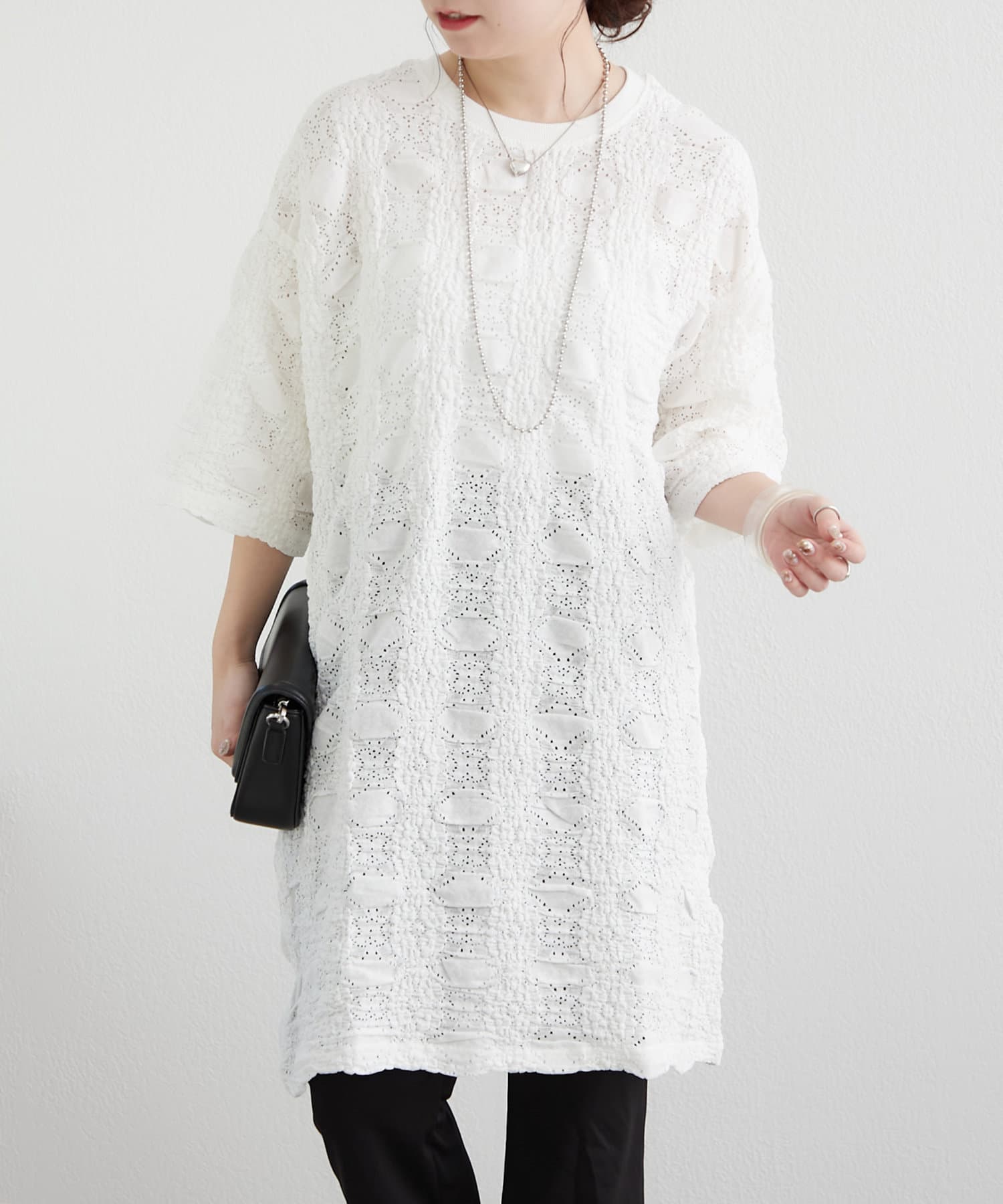 Remind me and forever(リマインドミーアンドフォーエバー) 【NAO】柔らかな凹凸素材が着心地◎カットワークレースBIGTシャツ