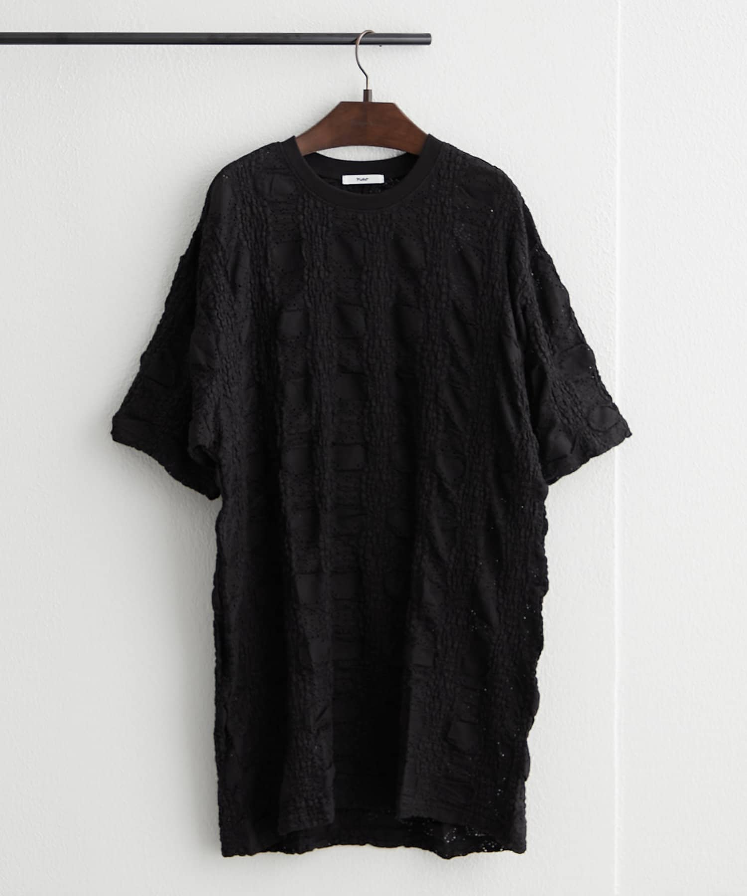 Remind me and forever(リマインドミーアンドフォーエバー) 【NAO】柔らかな凹凸素材が着心地◎カットワークレースBIGTシャツ
