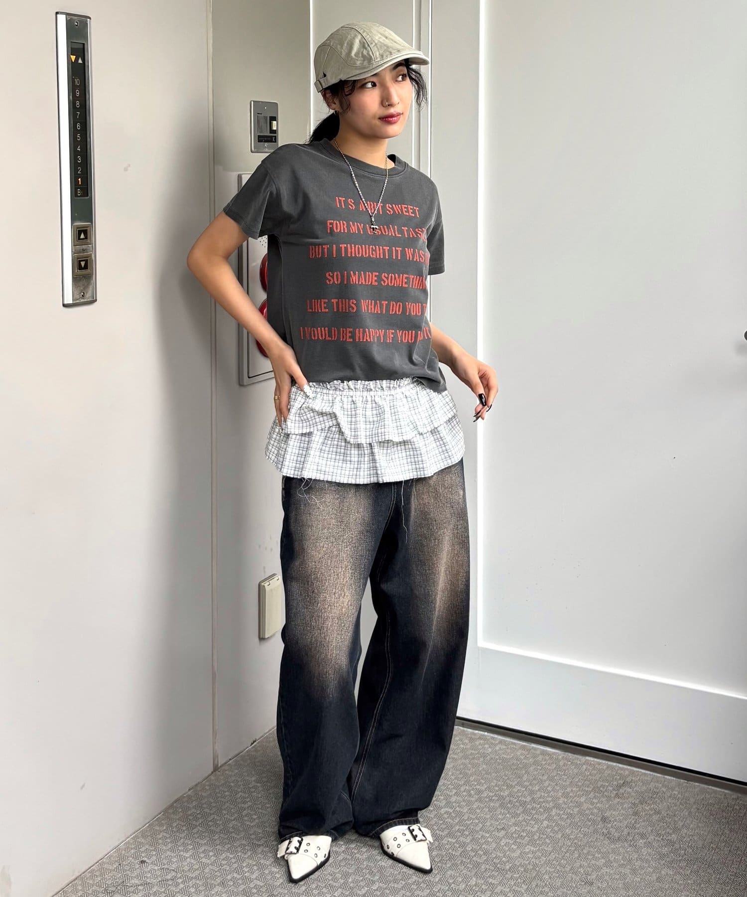 WHO’S WHO gallery(フーズフーギャラリー) ヴィンテージライクステンシルTEE