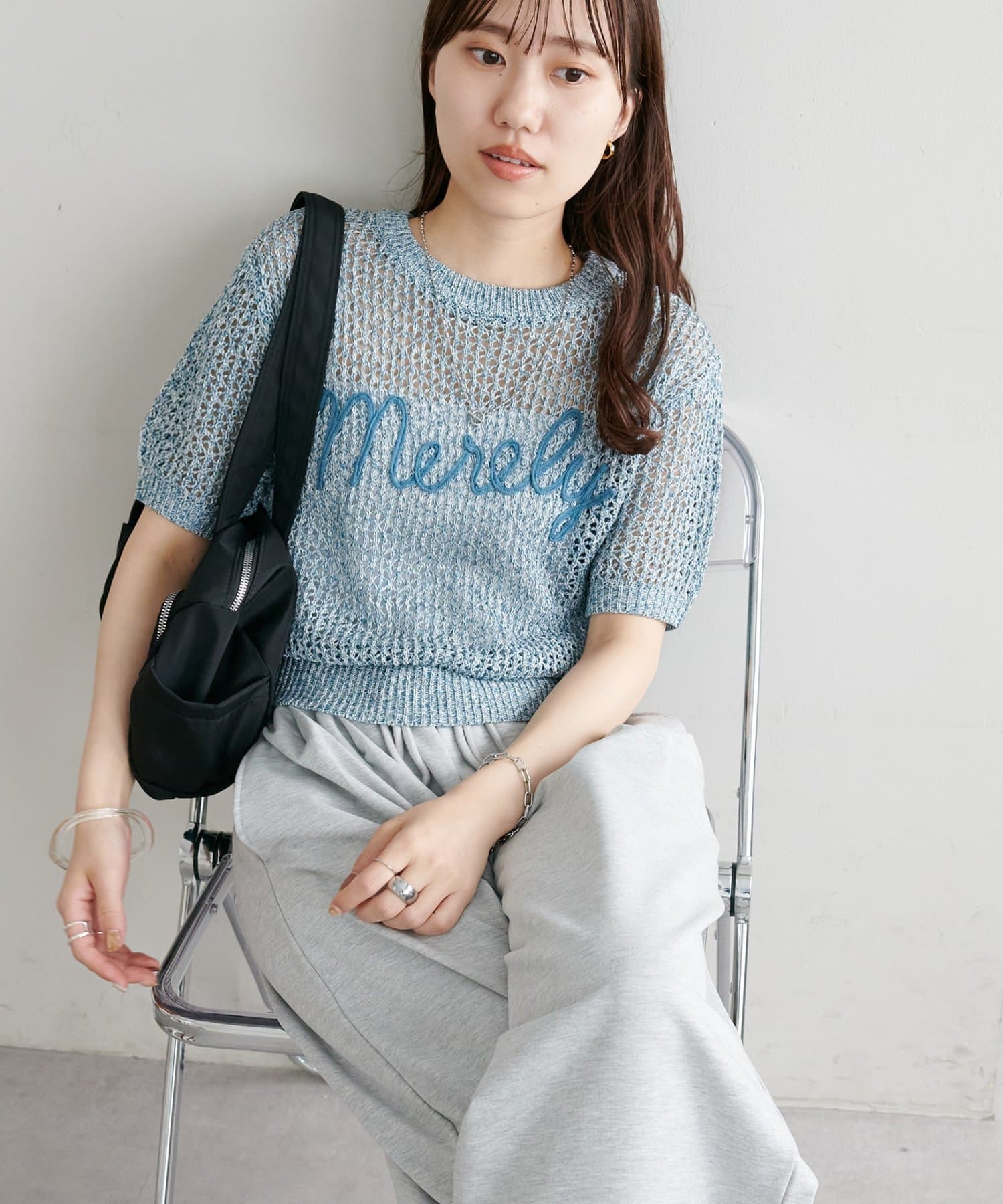 新品 Discoat ワンポイント刺繍フードプルオーバー Discoat｜【ユニセックス】ワンポイント刺繍フードプルオーバー