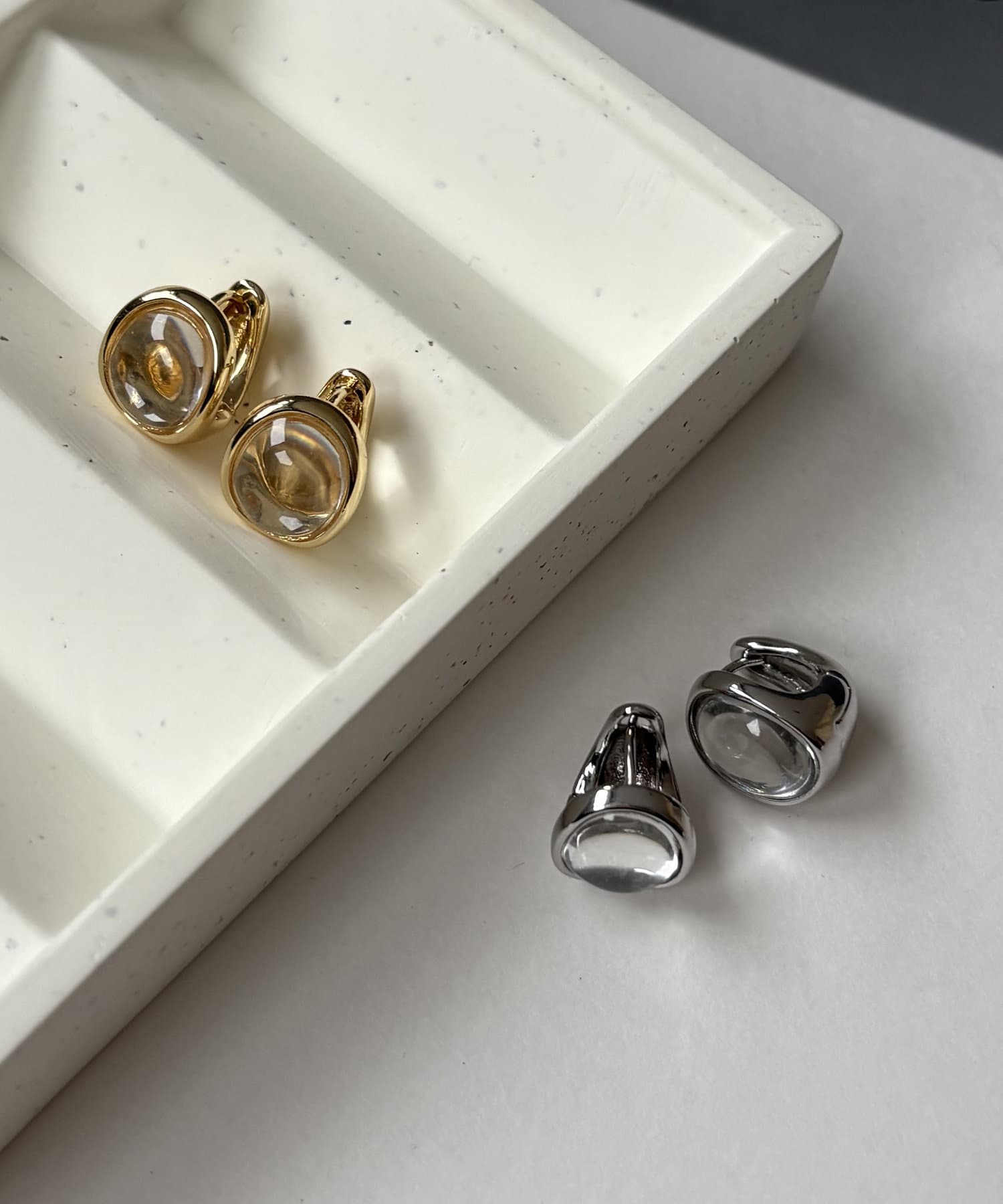 CAPRICIEUX LE'MAGE(カプリシュレマージュ) 〈GOLDY/ゴールディ〉クリアラウンドワンタッチピアス