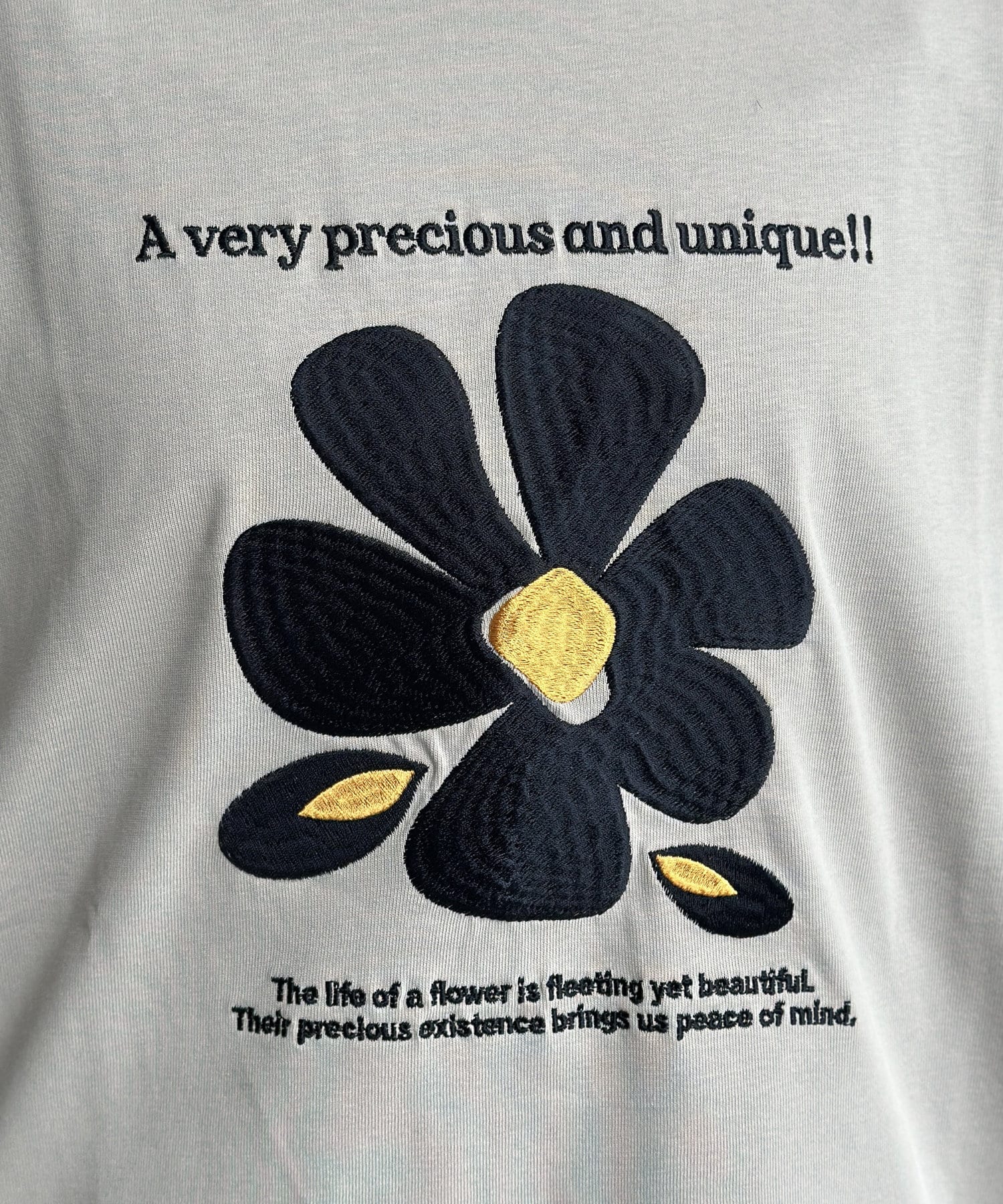CPCM(シーピーシーエム) フロントフラワー刺繍T