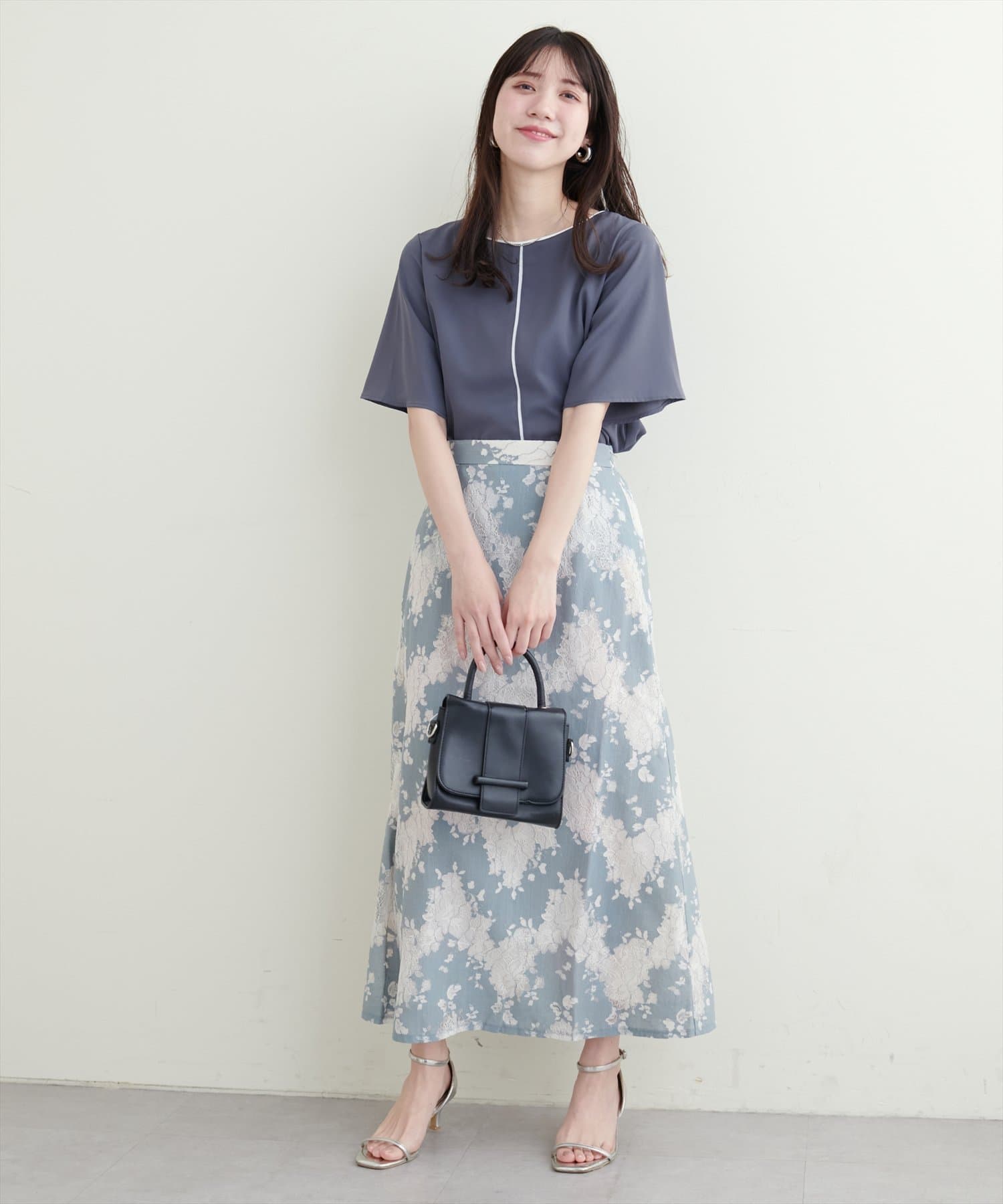 natural couture(ナチュラルクチュール) バイカラーフレア袖ブラウス