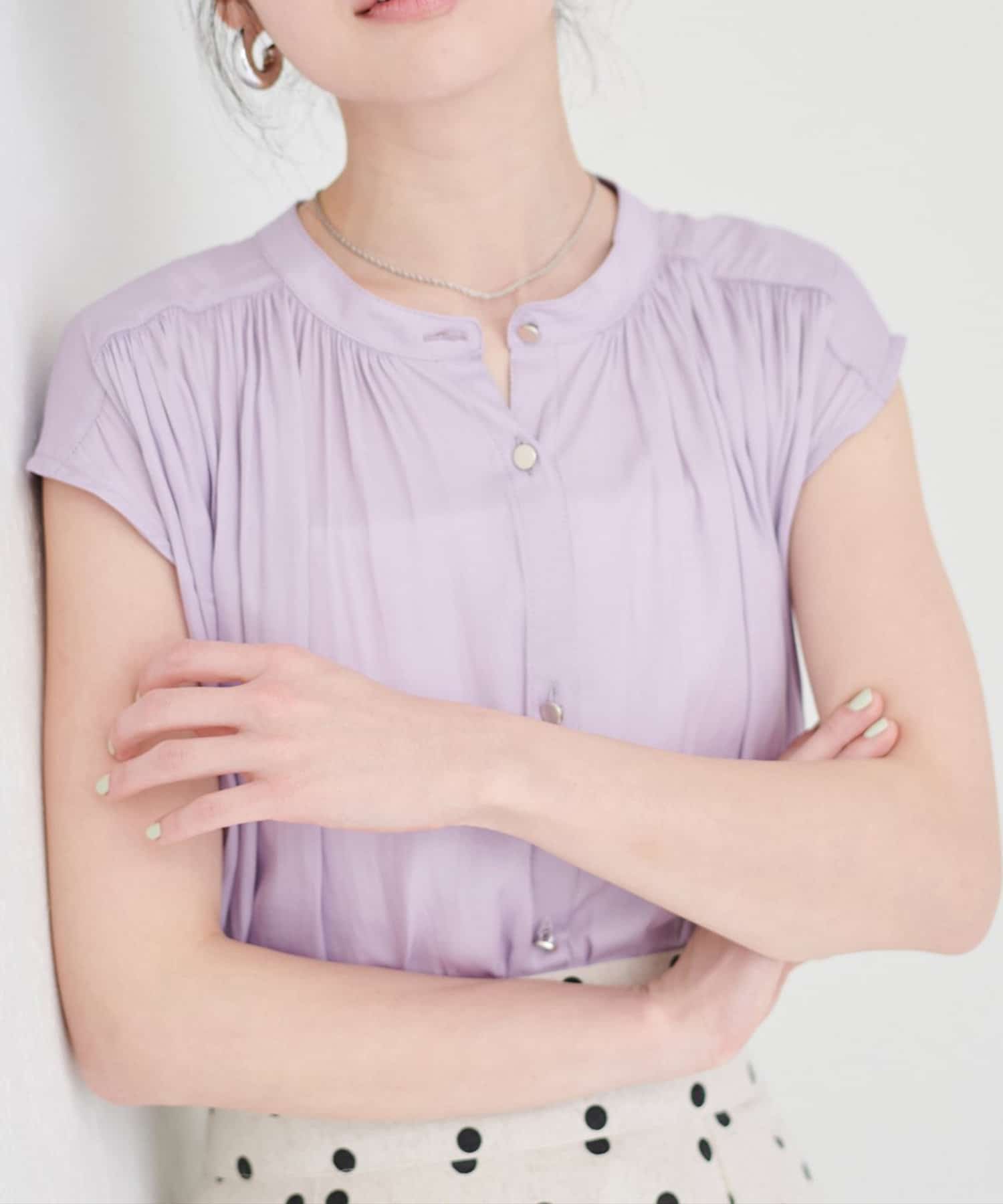 NICE CLAUP / OLIVE des OLIVE OUTLET(ナイスクラップ  / オリーブ デ オリーブ アウトレット) 【natural couture】とろみサテンノースリギャザーブラウス