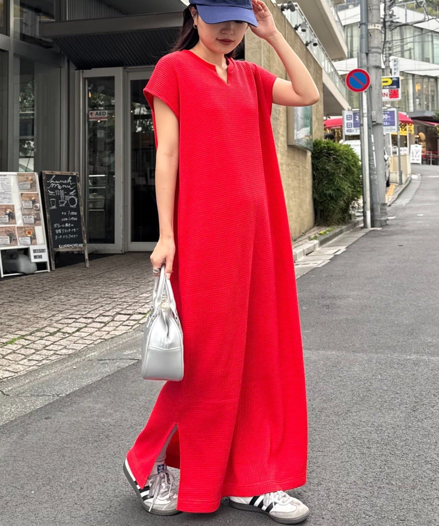 【WEB限定】TYPYで大人気だったワンピースがリバイバル！！"楽ちん×大人かわいい"が叶うワッフルワンピ■デザインすとんとしたIラインシルエットが女性らしい印象に。スキッパーデザ