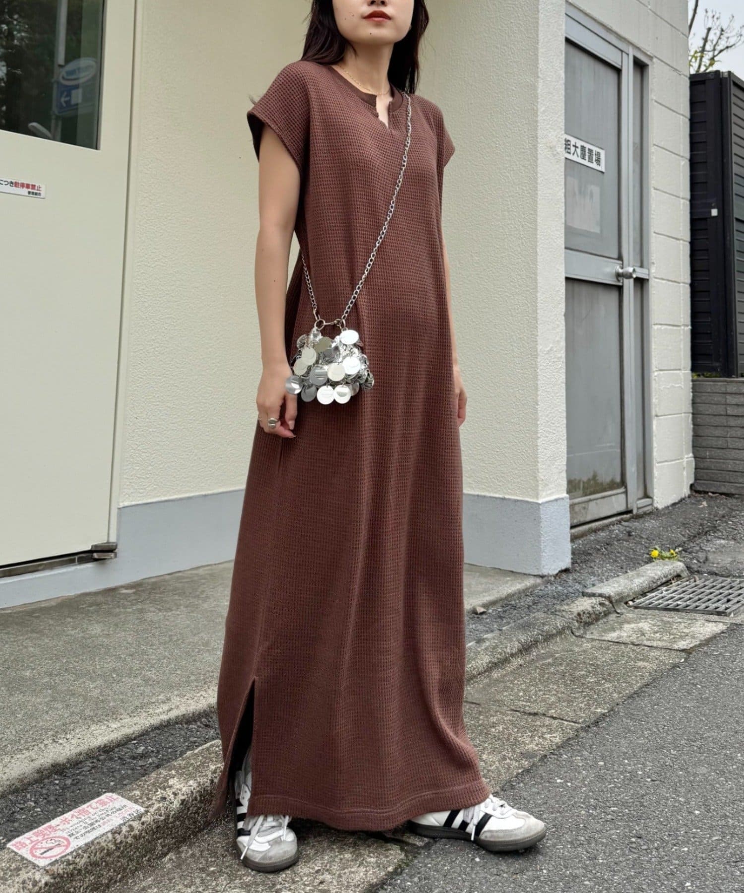 【WEB限定】TYPYで大人気だったワンピースがリバイバル！！"楽ちん×大人かわいい"が叶うワッフルワンピ■デザインすとんとしたIラインシルエットが女性らしい印象に。スキッパーデザ
