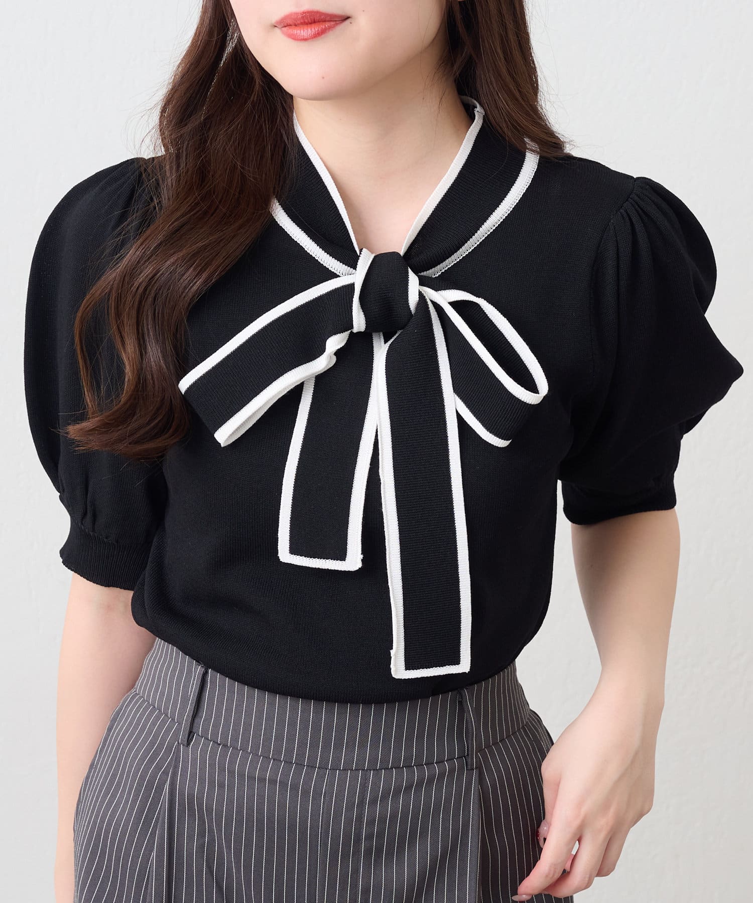 NICE CLAUP / OLIVE des OLIVE OUTLET(ナイスクラップ  / オリーブ デ オリーブ アウトレット) 【RMAF】【フェミニンルックに】リボンタイ付半袖ニット